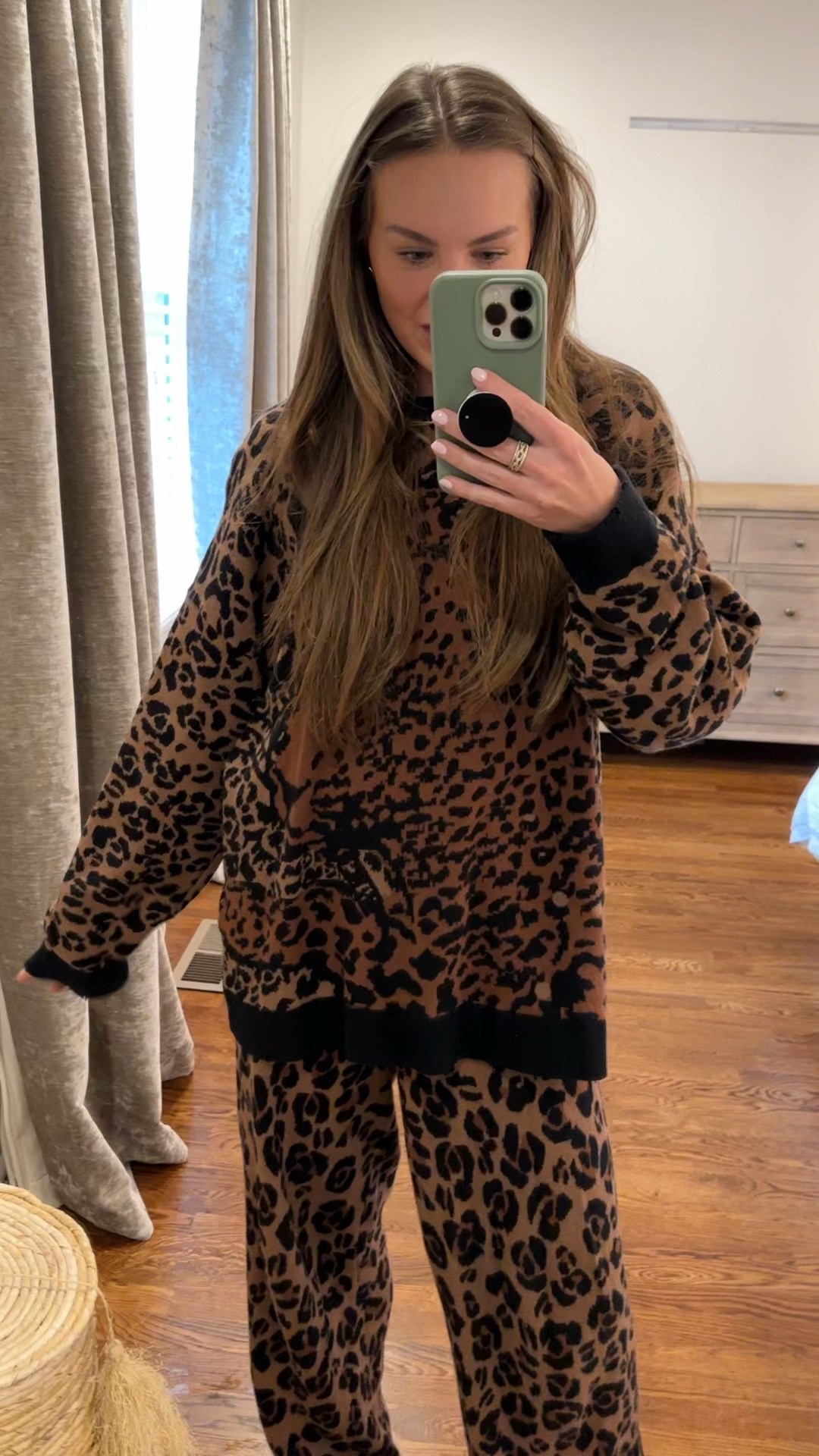 Use code “WAREHOUSESALE” to save $62 on this sweatshirt!! 🐆🐆

#LTKSeasonal #LTKstyletip #LTKsalealert