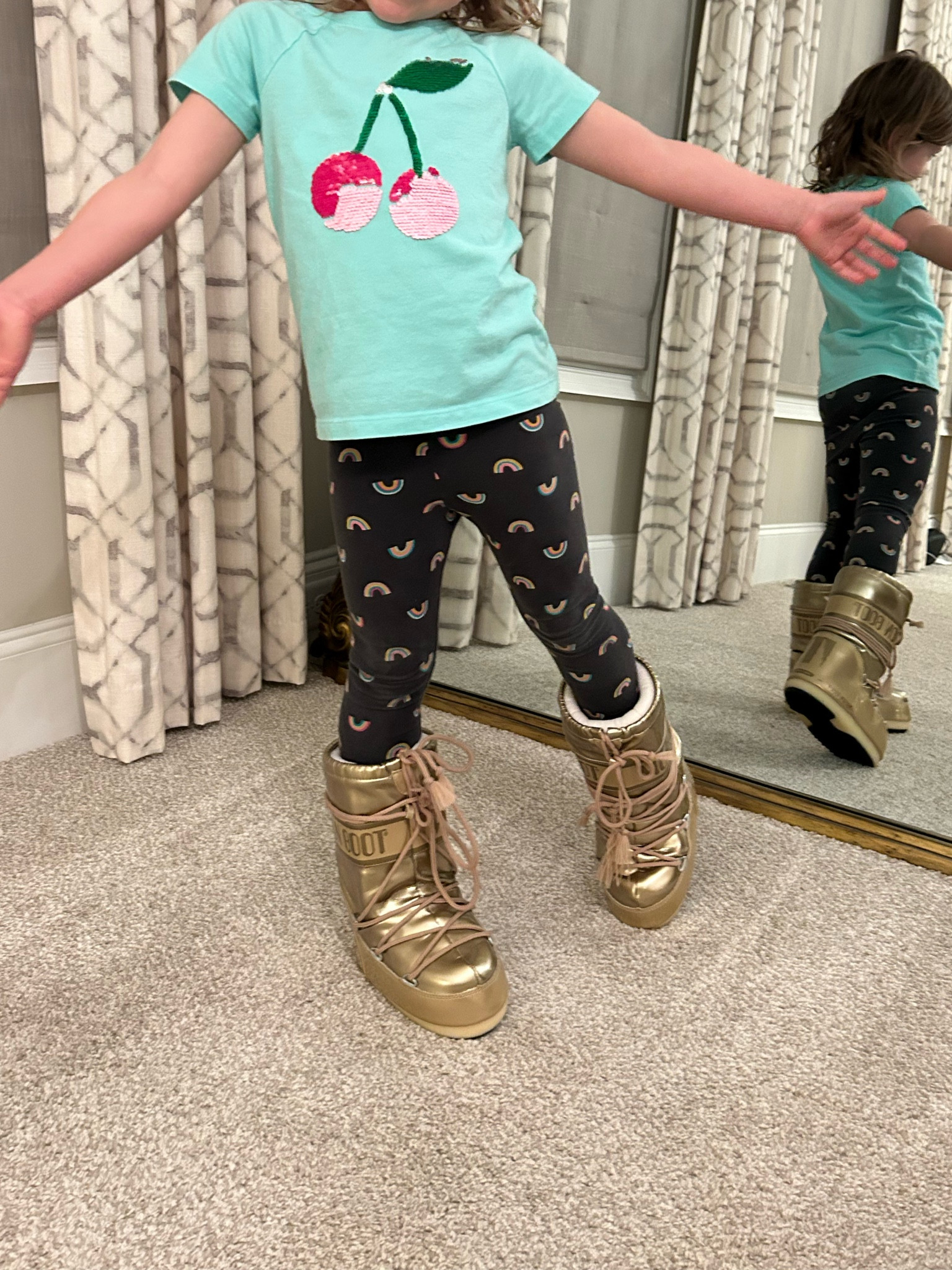 Mini Moon Boots. I cannot handle hoe cute they are! 

#LTKkids