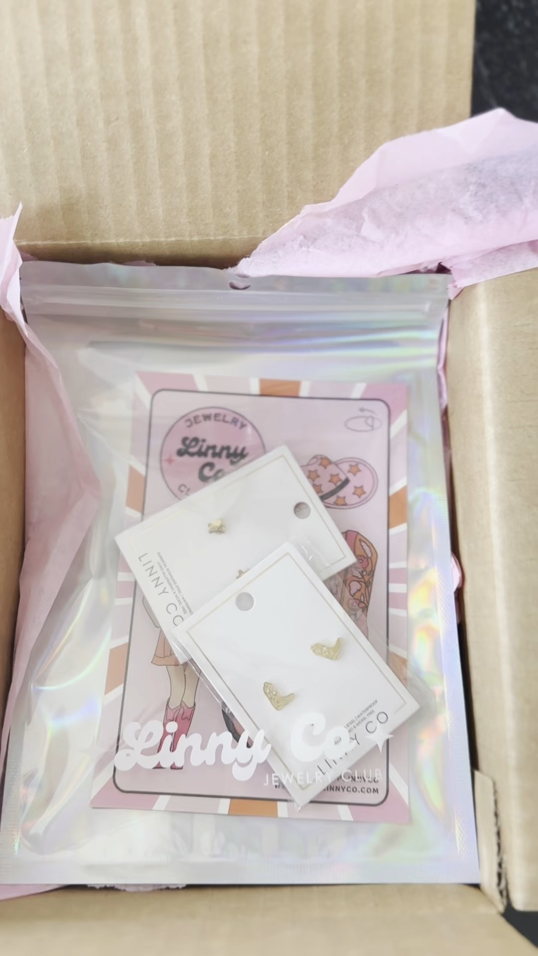 Everyone always asks where Skyler’s earrings are from — these are from Linny Co and they’re so cute! I got the cowboy boots for her birthday and the butterflies for everyday 🦋🤠 #babyfashion #toddlerstyle #minitrendsetter #skylersfirstrodeo

#LTKKids #LTKBaby