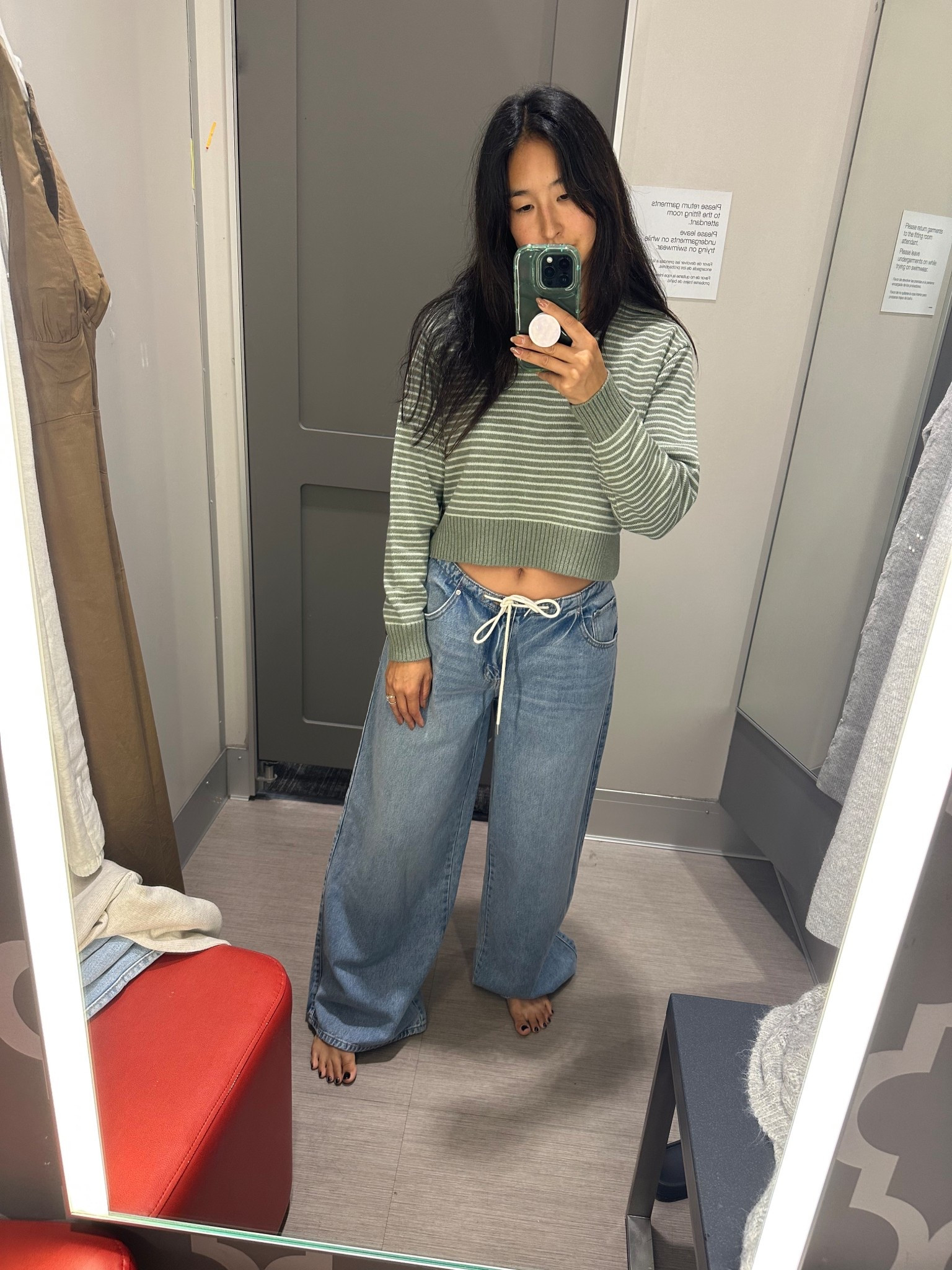 I feel like this gives early 2000s 😅

#LTKSeasonal #LTKSaleAlert #LTKFindsUnder50