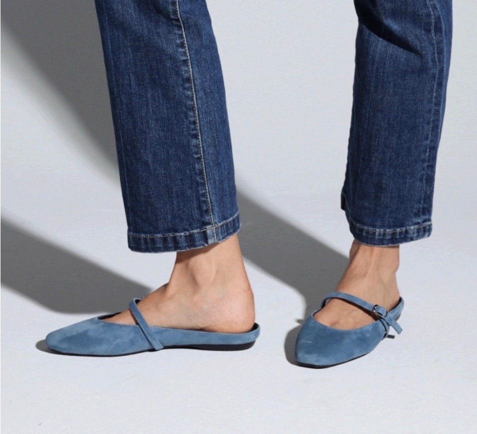 Yosi Samra Lily Flat in Dusty Blue Suede

The Material: Ultra-plush, premium genuine suede upper in a gorgeous, pigment-rich blue matte finish.