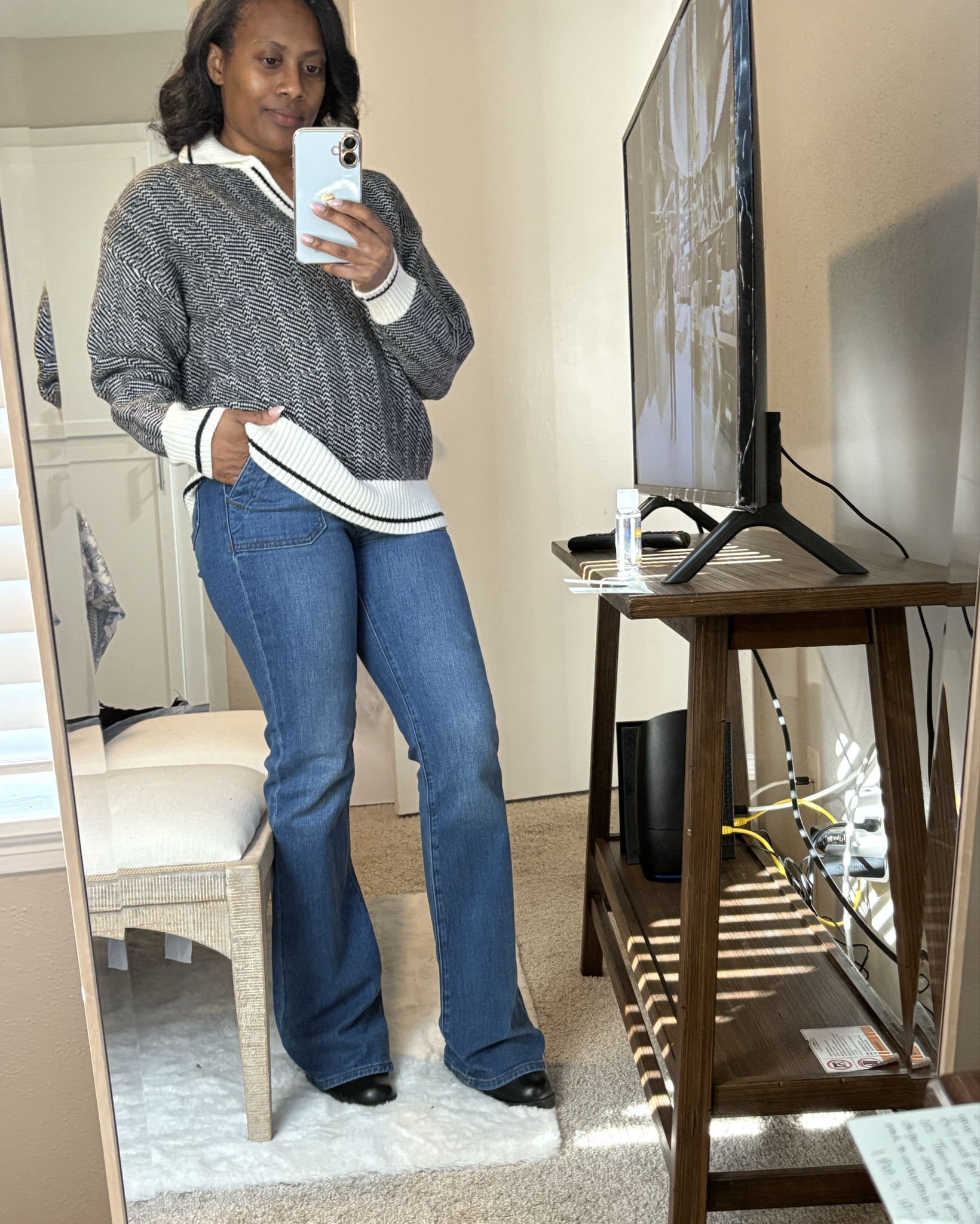 Ok, can we talk about this top. I’ve wanted this top from #shein for a while and listen, it did not disappoint. This is another item I have on repeat. 

It’s so comfy. So soft. So cute. Pair it with anything and you have yourself a winner!🥇 

Pants from the #loft
Booties heels from #amazon

#LTKootd #LTKFindsUnder50 #LTKPetite