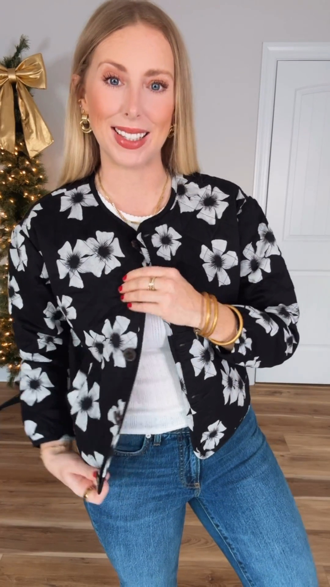 Walmart try on, floral quilted jacket, scoop

Size small 

#LTKootd #LTKFindsUnder50