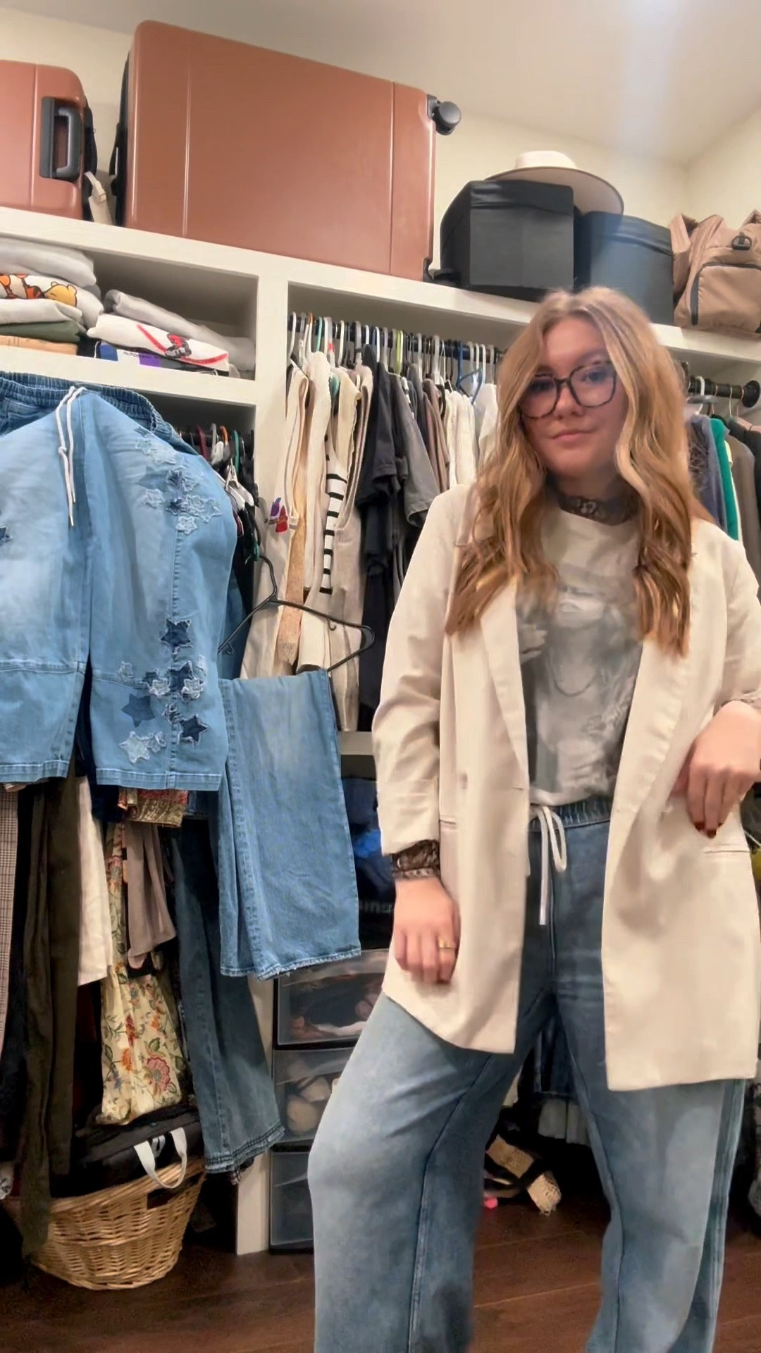 2 pairs of jeans styled with a blazer and graphic tee! ⚡️

#LTKmorningroutine #LTKgrwm #LTKWorkwear