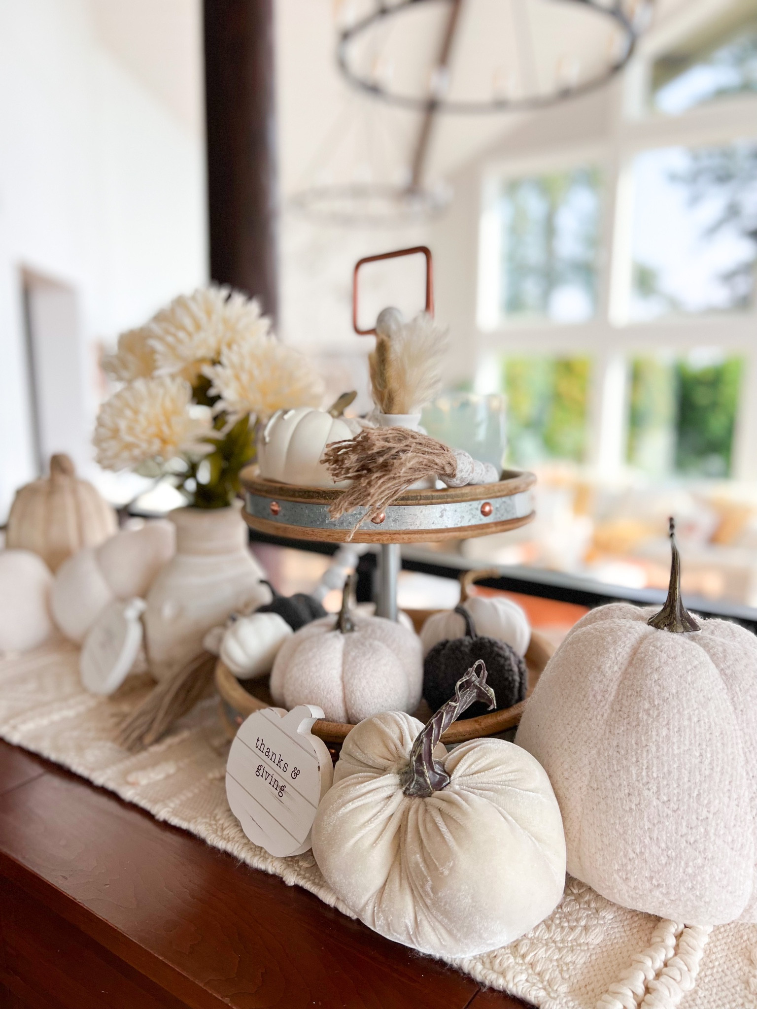 All the pumpkin vibes!!


#LTKSeasonal #LTKfamily #LTKHalloween