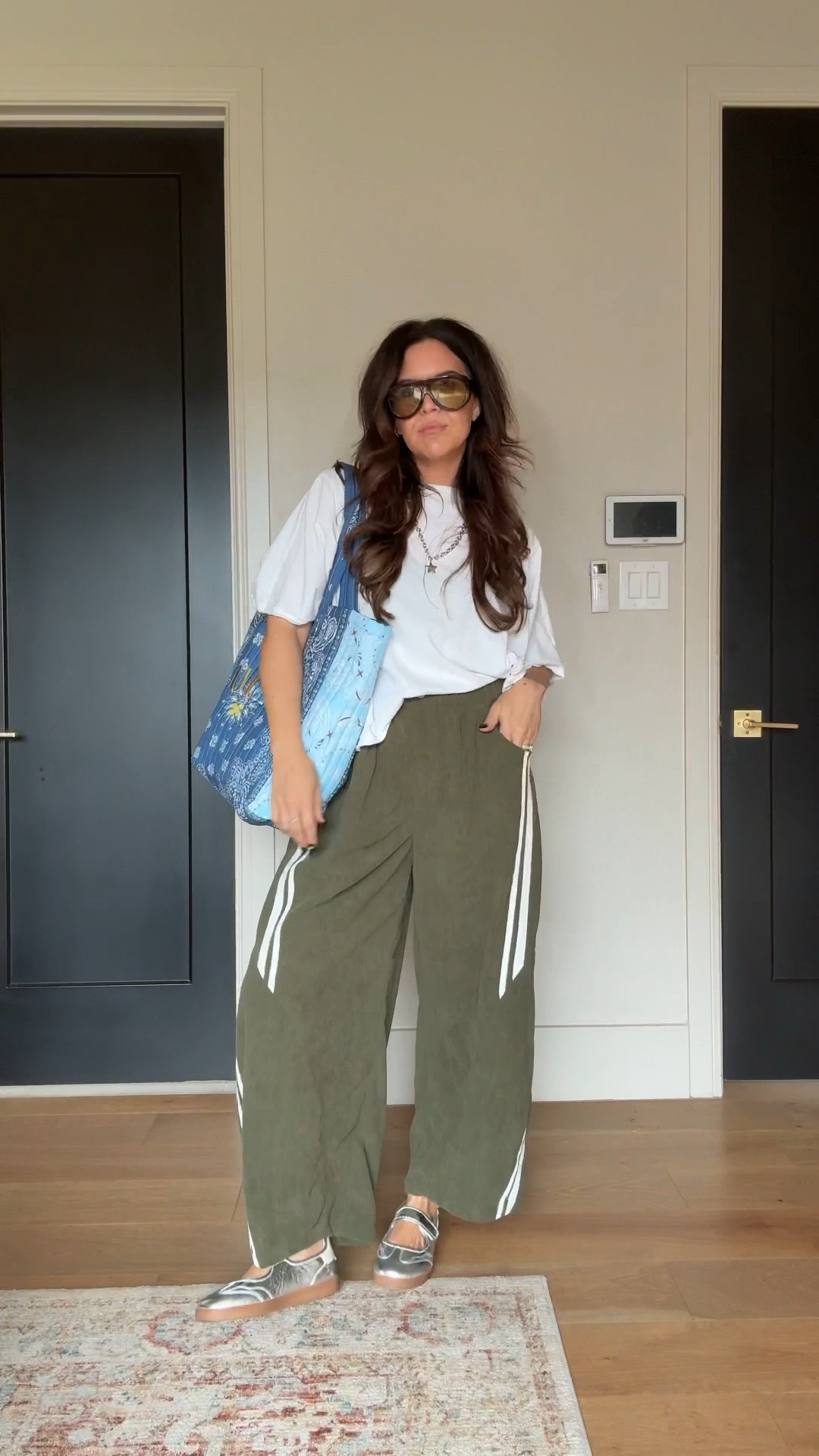 Realistic bloated af mom outfit 
Tee: large
Pants: xl
Shoes, true to size