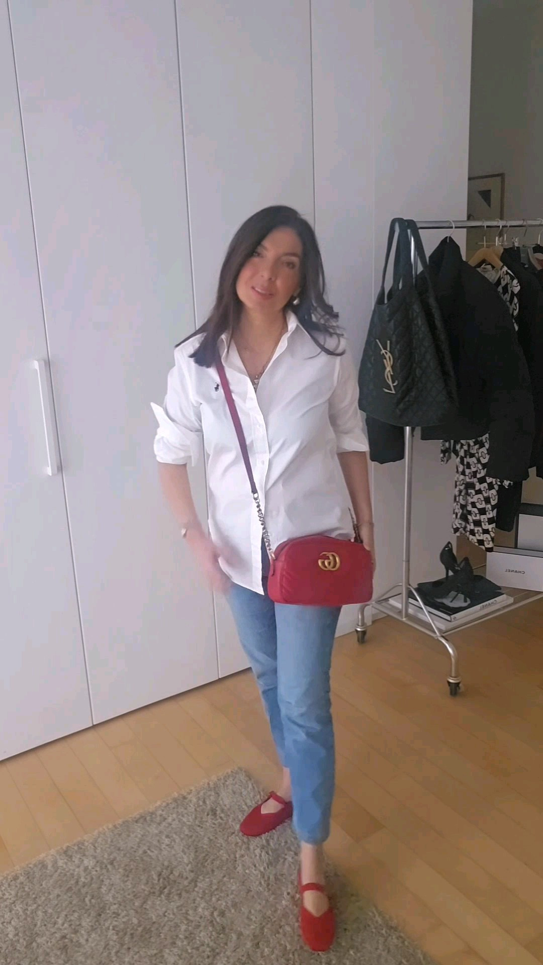 SPRING OUTFIT - OUTFIT primavera White shirt | Red Flats | Levi’s 501 Jeans | Gucci Bag#springoutfits #outfitprimavera 

#LTKitalia #LTKeurope #LTKover50style