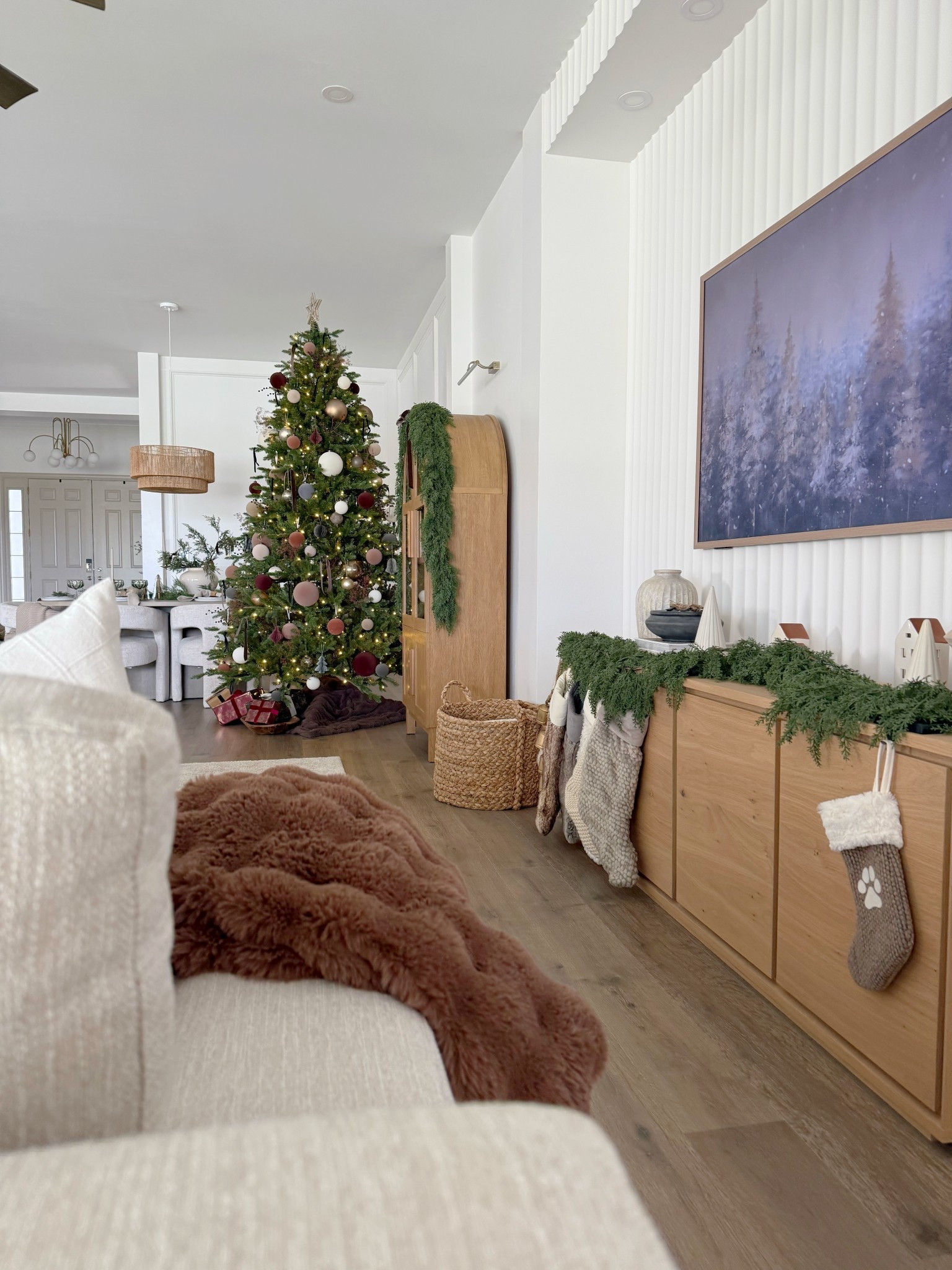 Christmas decor, holiday decor, Christmas home, living room, home decor, Christmas tree, cedar garland, Christmas tree ornaments, cozy home, Christmas stockings 


#LTKHome #LTKHoliday