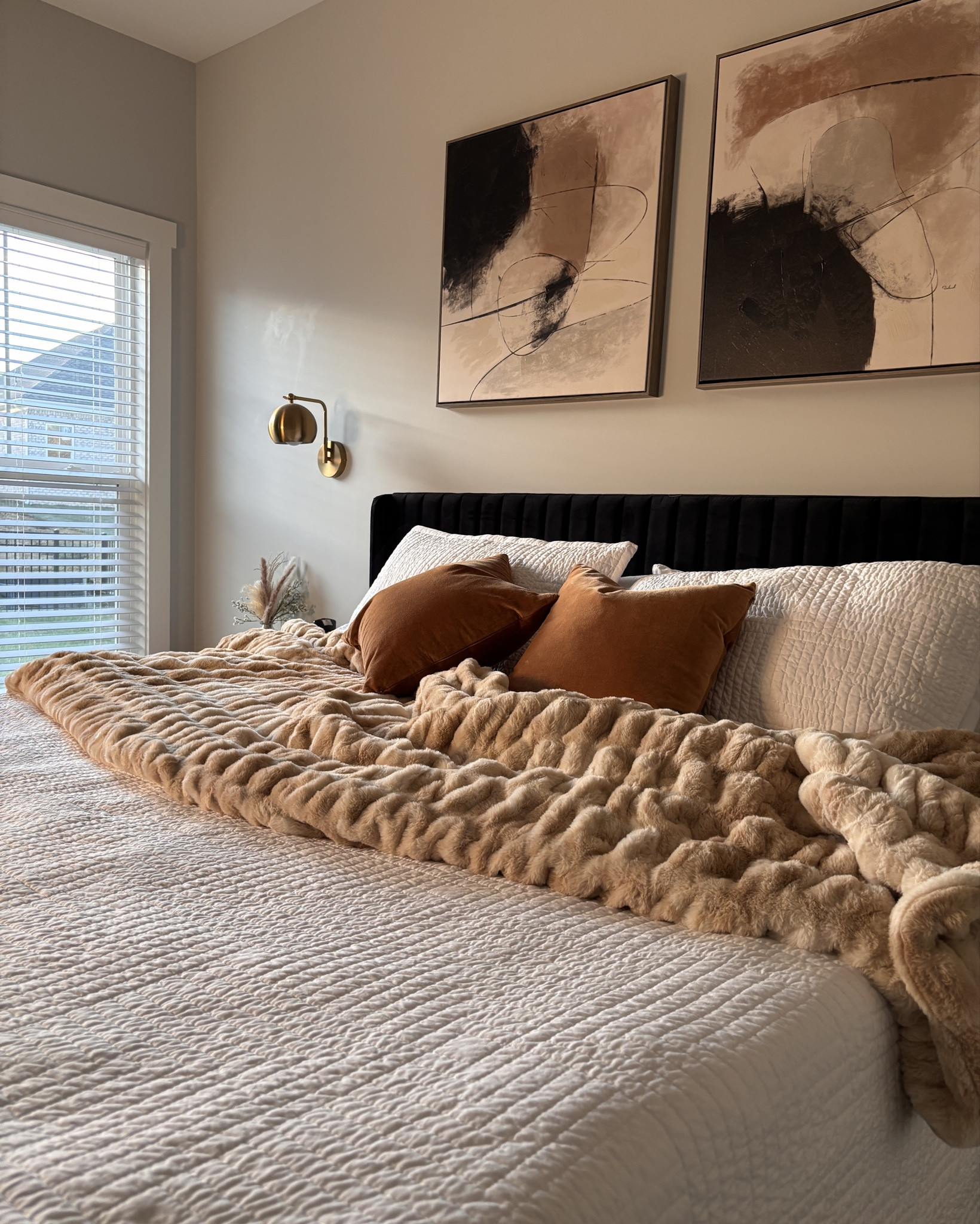 Our most-loved blanket of winter.
Thick, warm, and so soft it doesn’t even feel real.
I’m sharing a few angles and textures because the color shifts beautifully in natural light.
Use code LOLAJASMINE for the sale.

#LTKGiftGuide #LTKHoliday #LTKCyberWeek