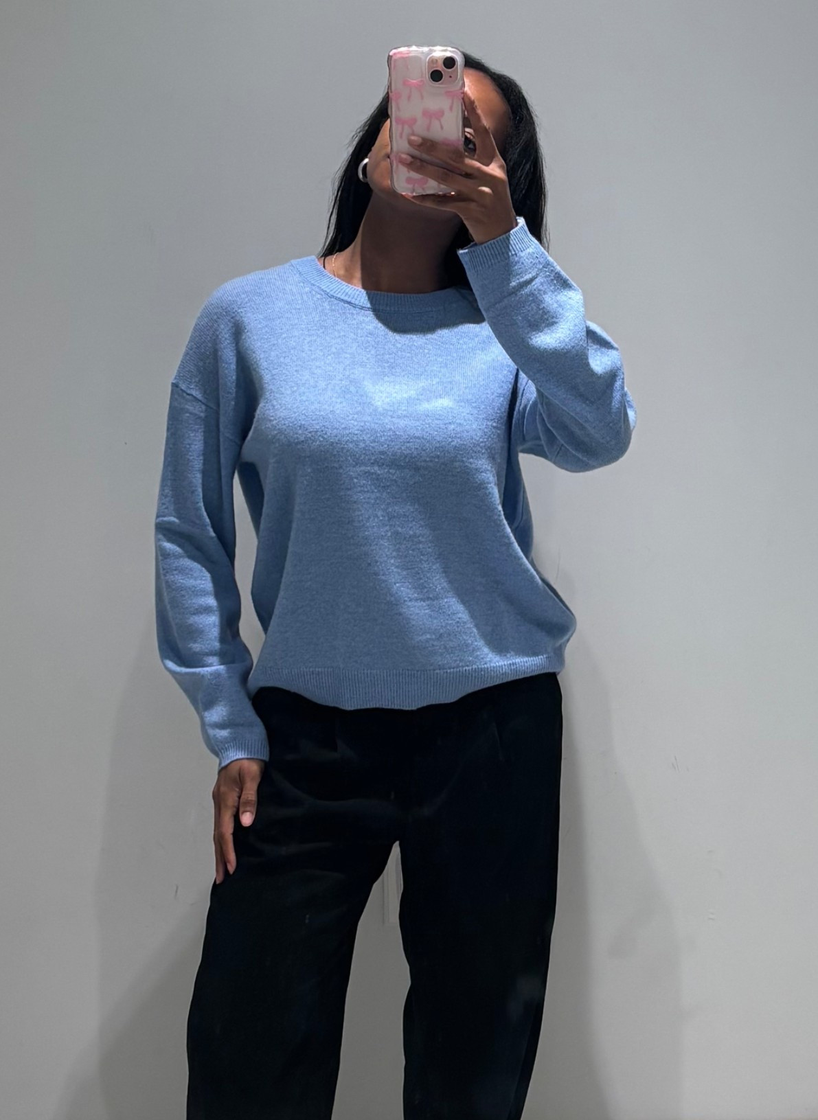 Comfortable and versatile..I’m in love with this ice blue cashmere crew neck sweater 🥶❄️🩵🧊✨

#LTKSeasonal #LTKWorkwear #LTKGiftGuide