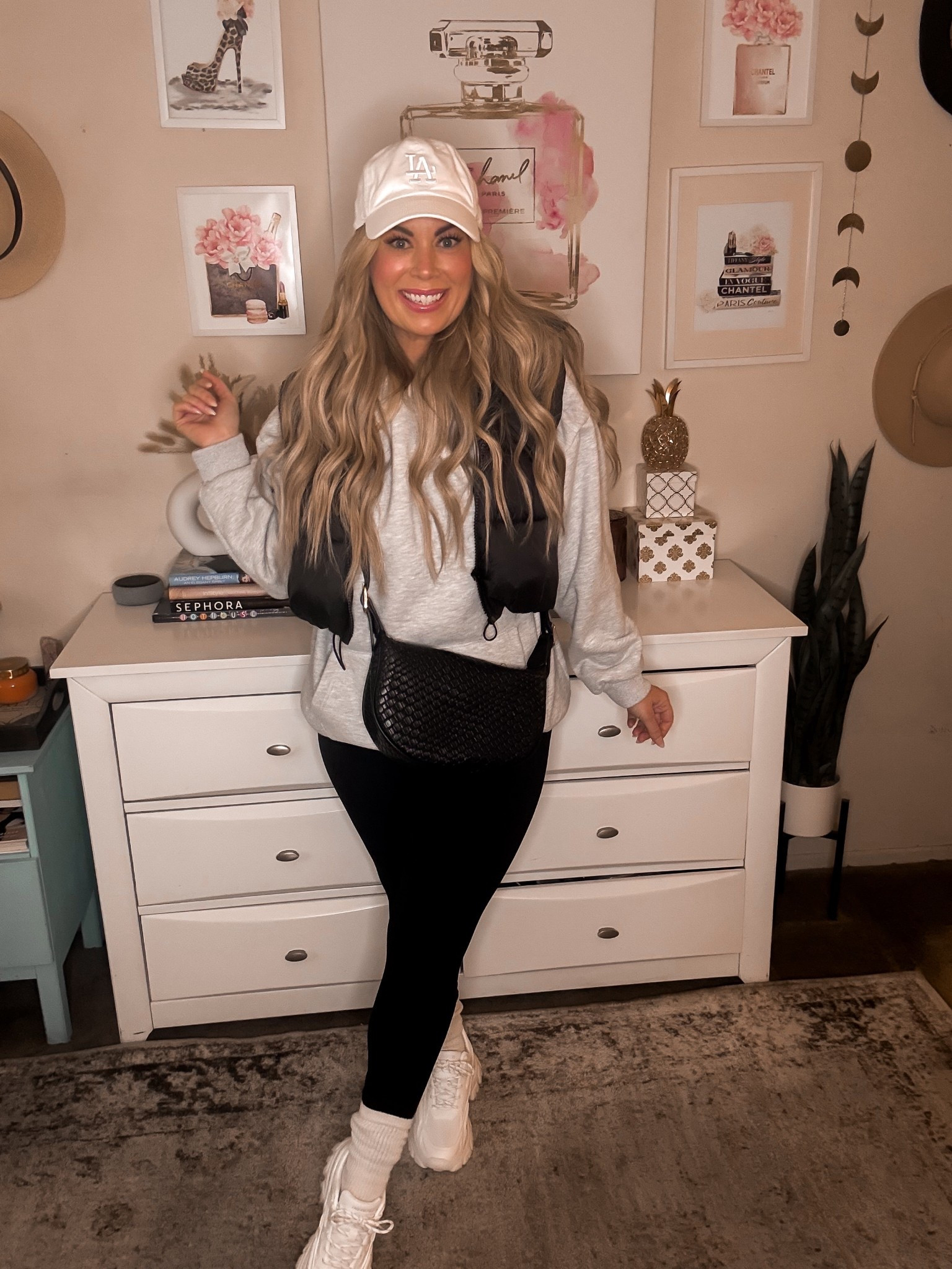 Errands but make it cute 🖤
This is one of my go-to casual outfits — cozy sweatshirt, leggings, a puffer vest for layering, and a baseball cap to finish the look. Easy, comfy, and still put together.



#LTKActive #LTKdayinmylife #LTKootd