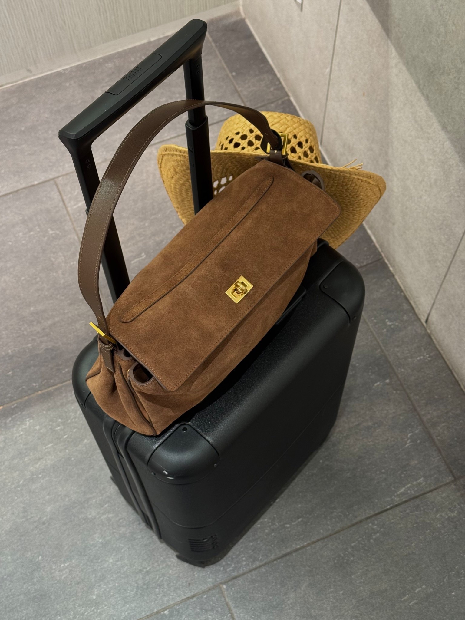 Carry on ✈️🛄

Handbag is Reh Studios 

#LTKbag #LTKtravel