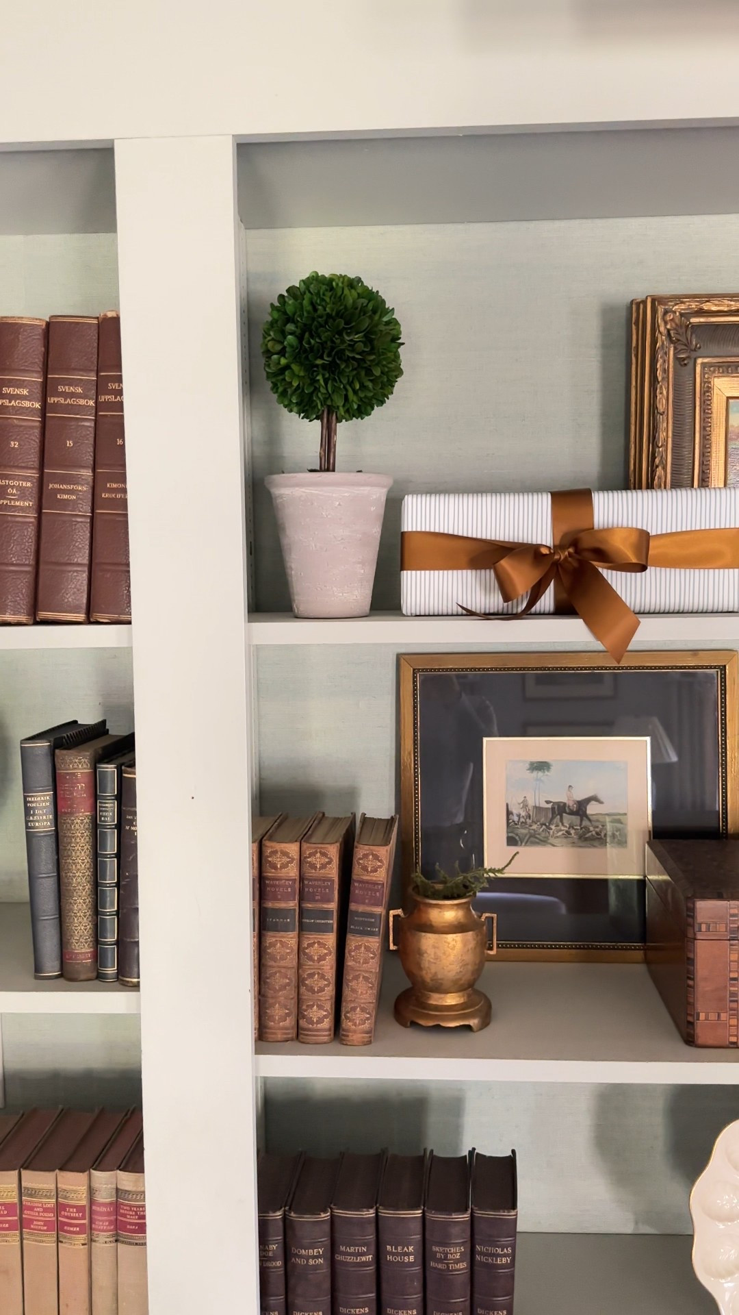 Here is my simple Christmas decor for bookshelves. It’s adds just a little Christmas cheer while keeping the room classic! 

Shop my antique bookshelf decor and holiday wrapping paper and ribbons below

#LTKHome #LTKHoliday #LTKGiftGuide