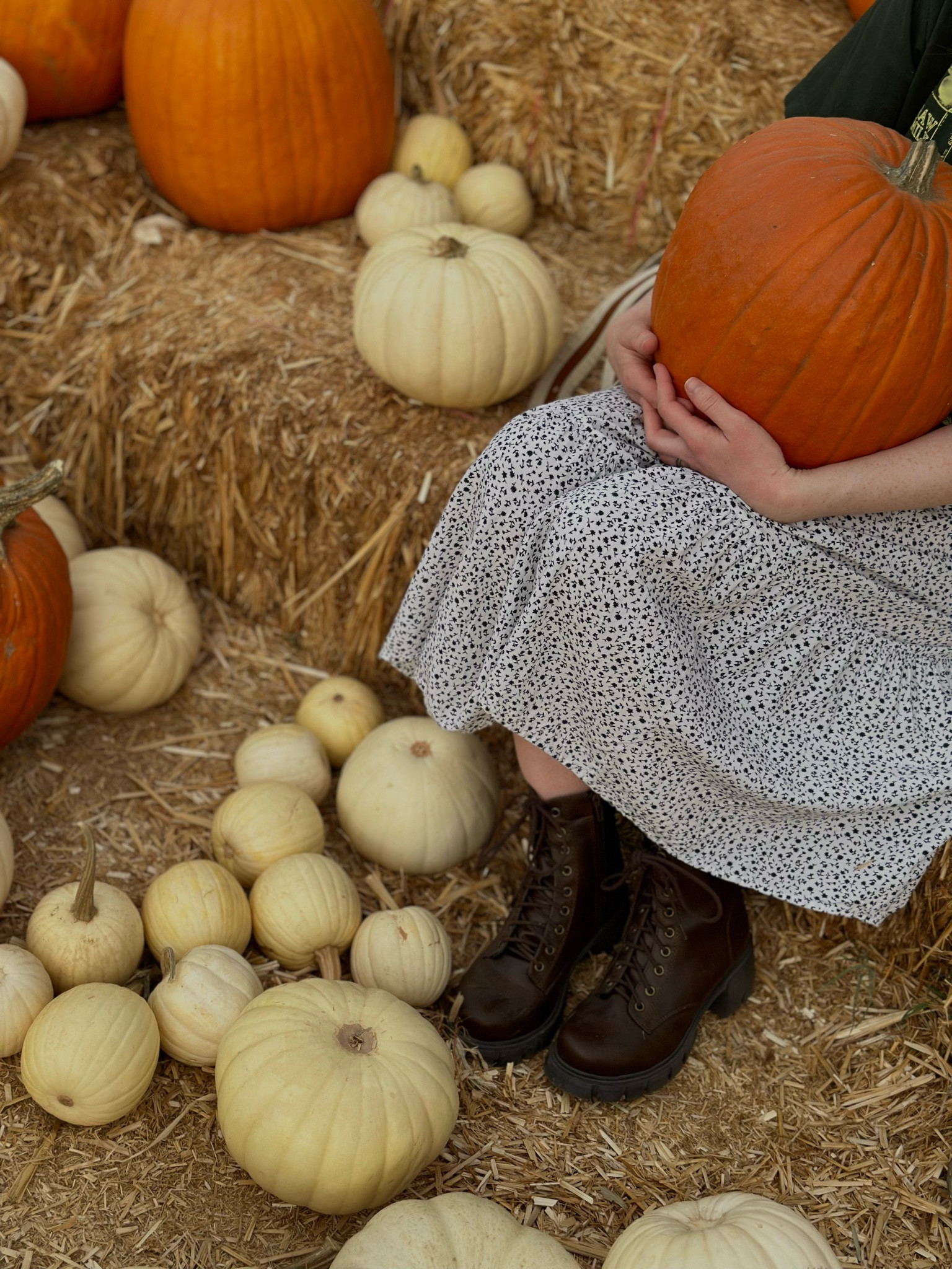 pumpkin patch photos 🧡

linking similar styles of skirt and boots 🥾 



#LTKMidsize #LTKStyleTip #LTKSeasonal