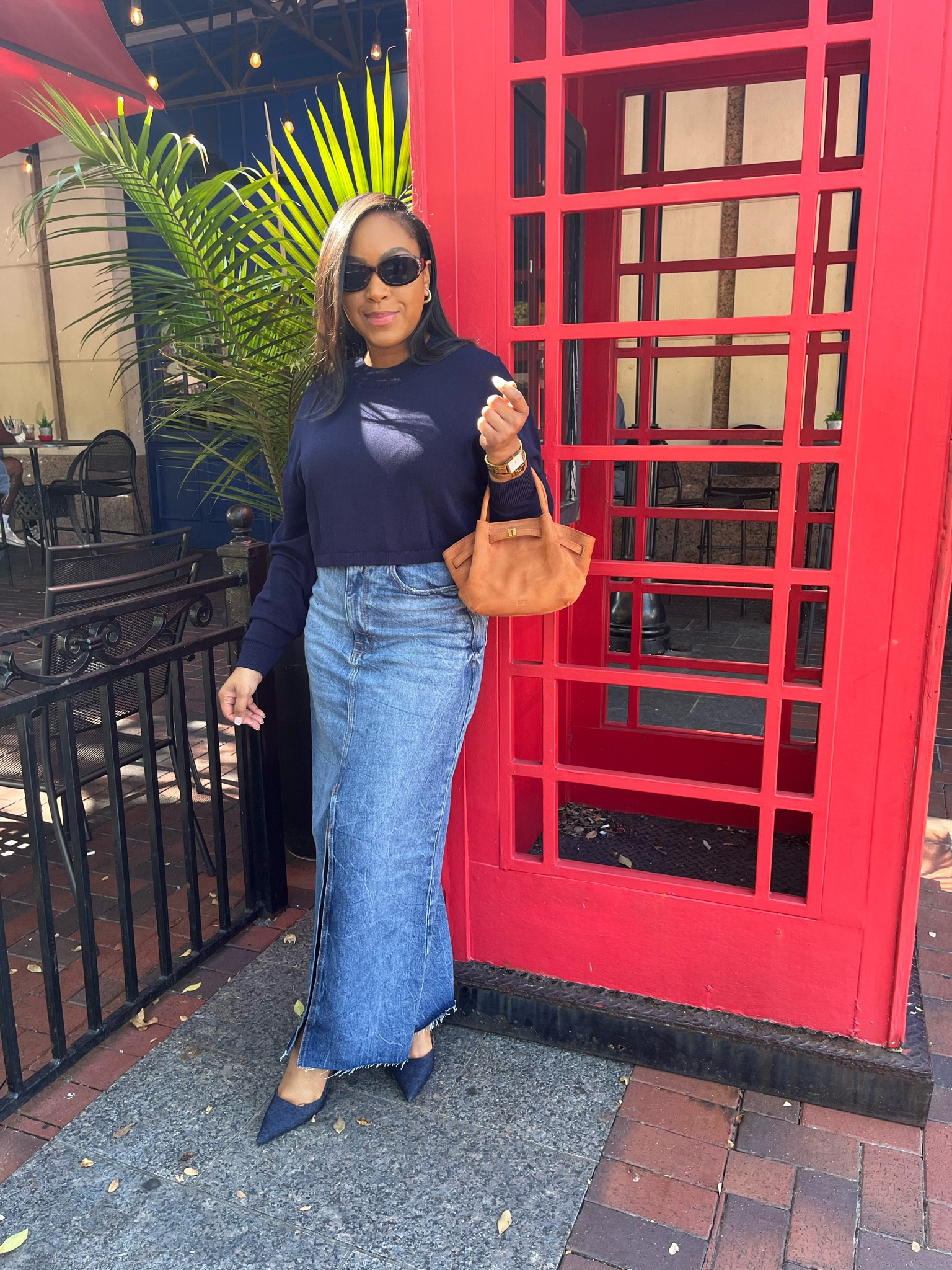 Favorite fall color combo, navy + tan 🍂

#LTKFindsUnder100 #LTKStyleTip #LTKSeasonal