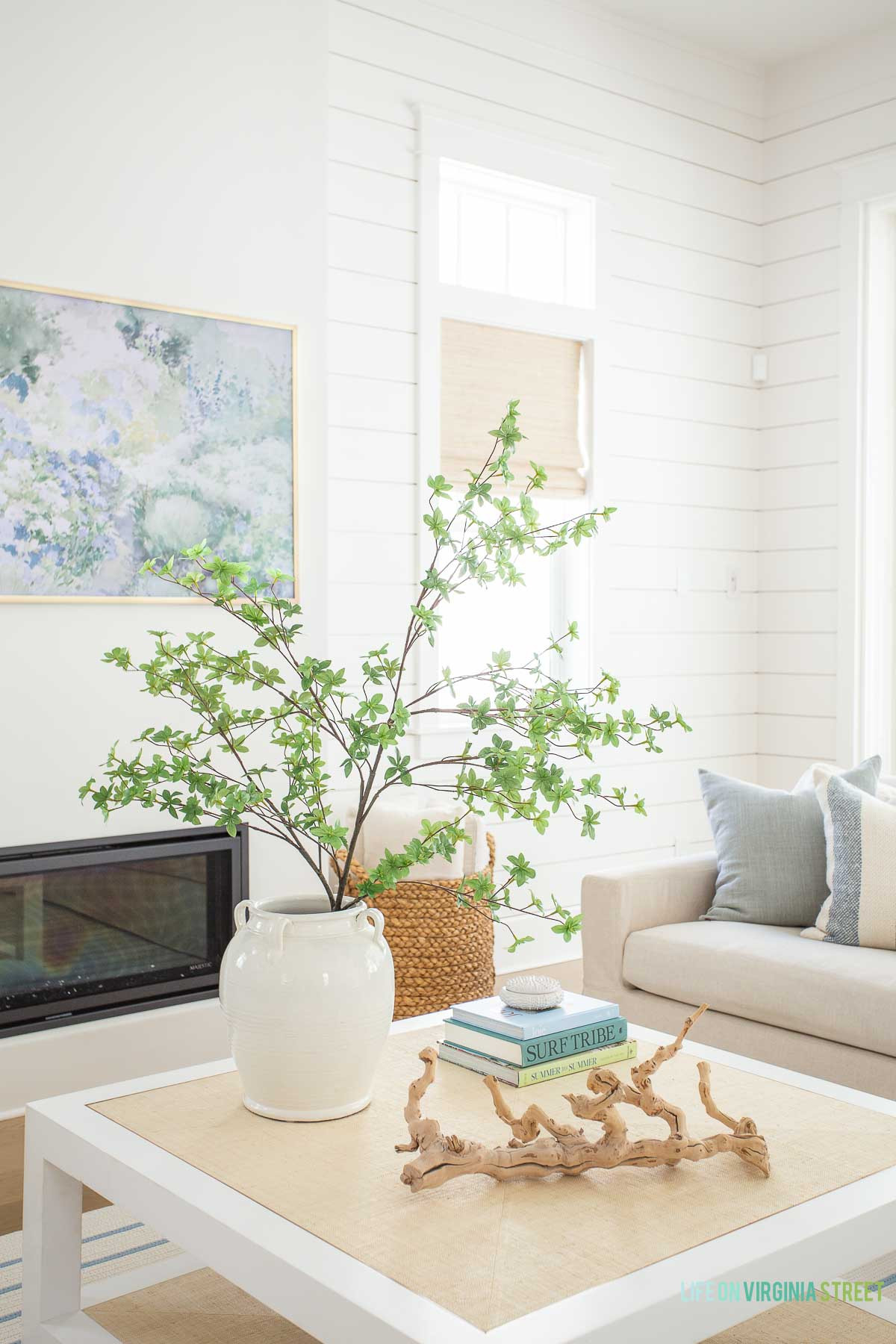Modern summer living room 🙌🏻🙌🏻

#LTKdayinmylife #LTKSeasonal #LTKHome