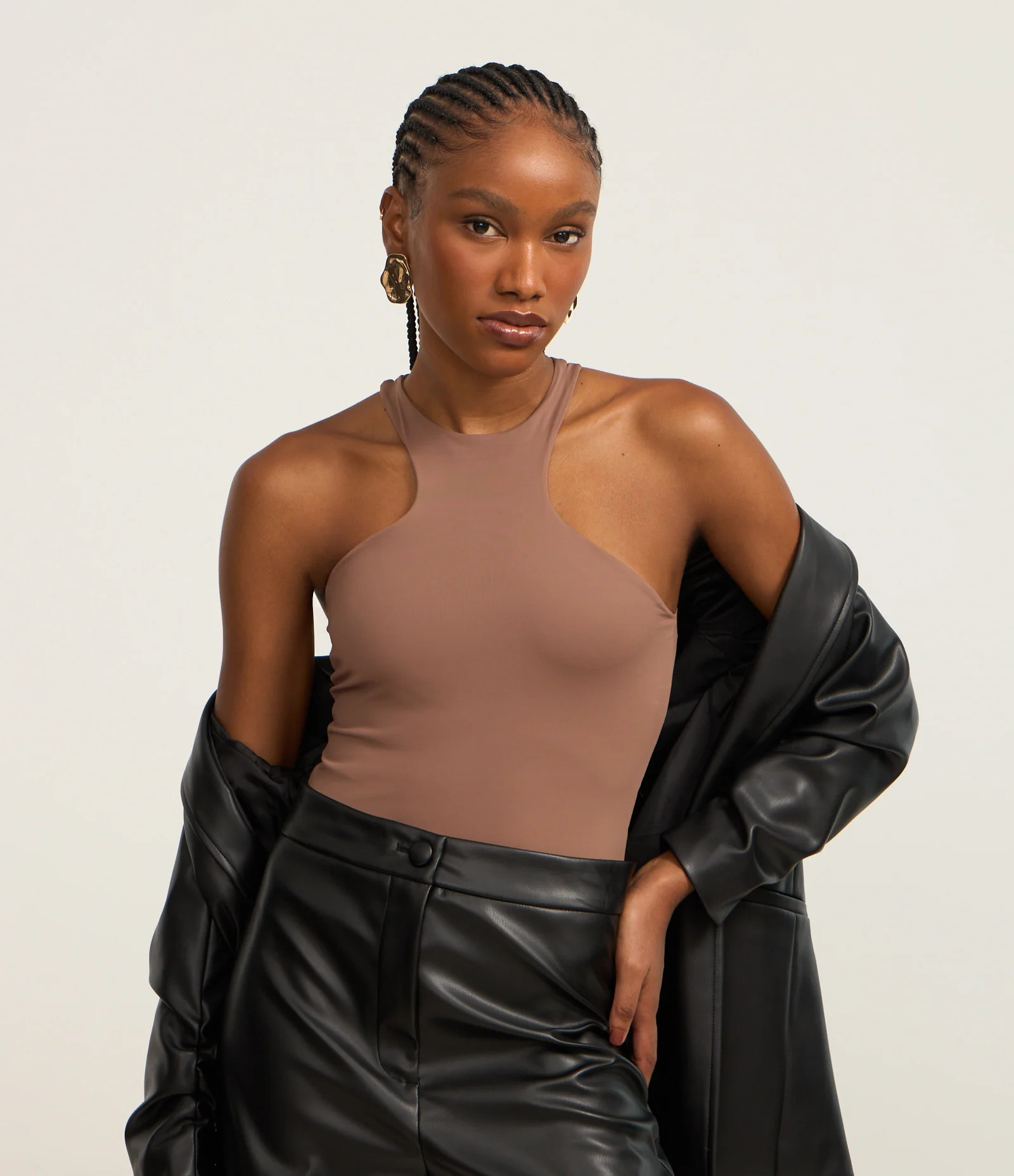 Body em Poliamida com Alça Larga e Gola Diferenciada Marrom - Lojas Renner | Renner (BR)