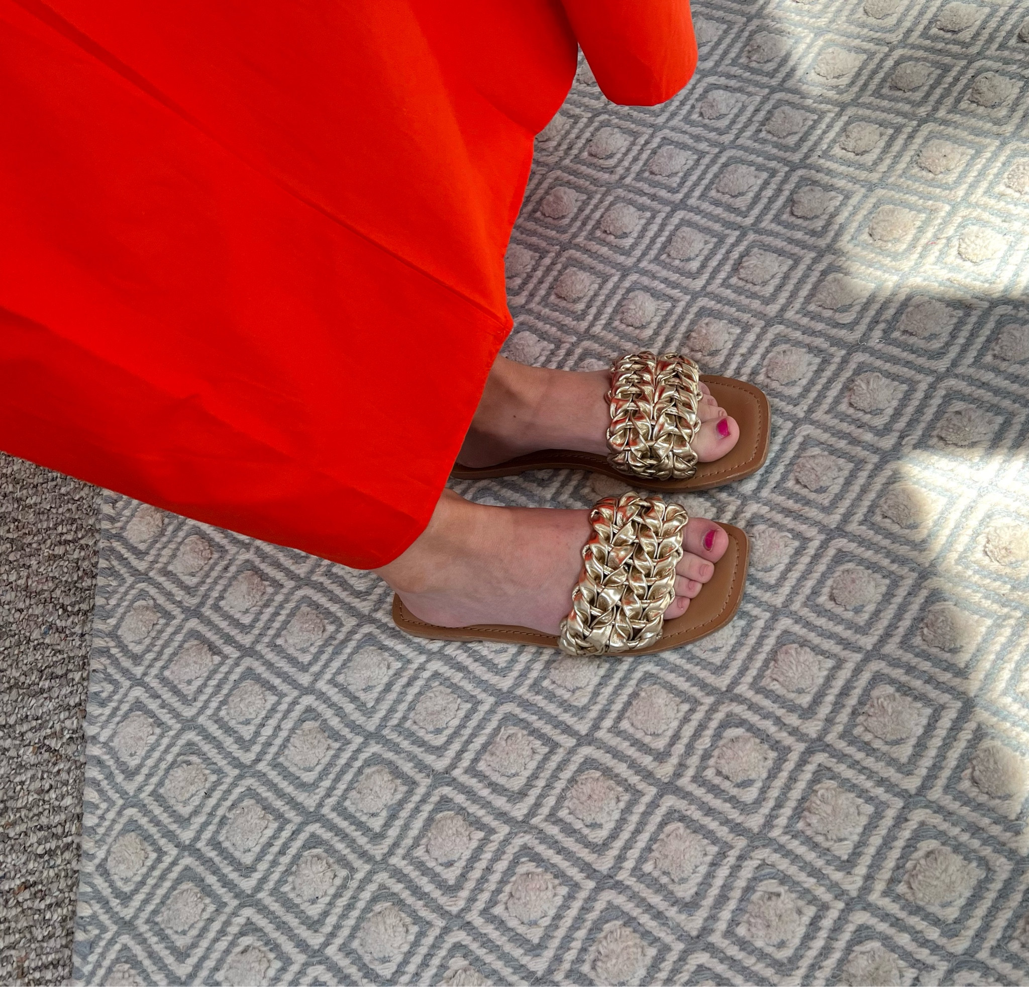 Such a  pretty affordable slide sandal to wear to the beach or with dresses out to dinner!🍓 Under $25! Would size down 1 full size!!!

#LTKSeasonal #LTKunder50 #LTKshoecrush