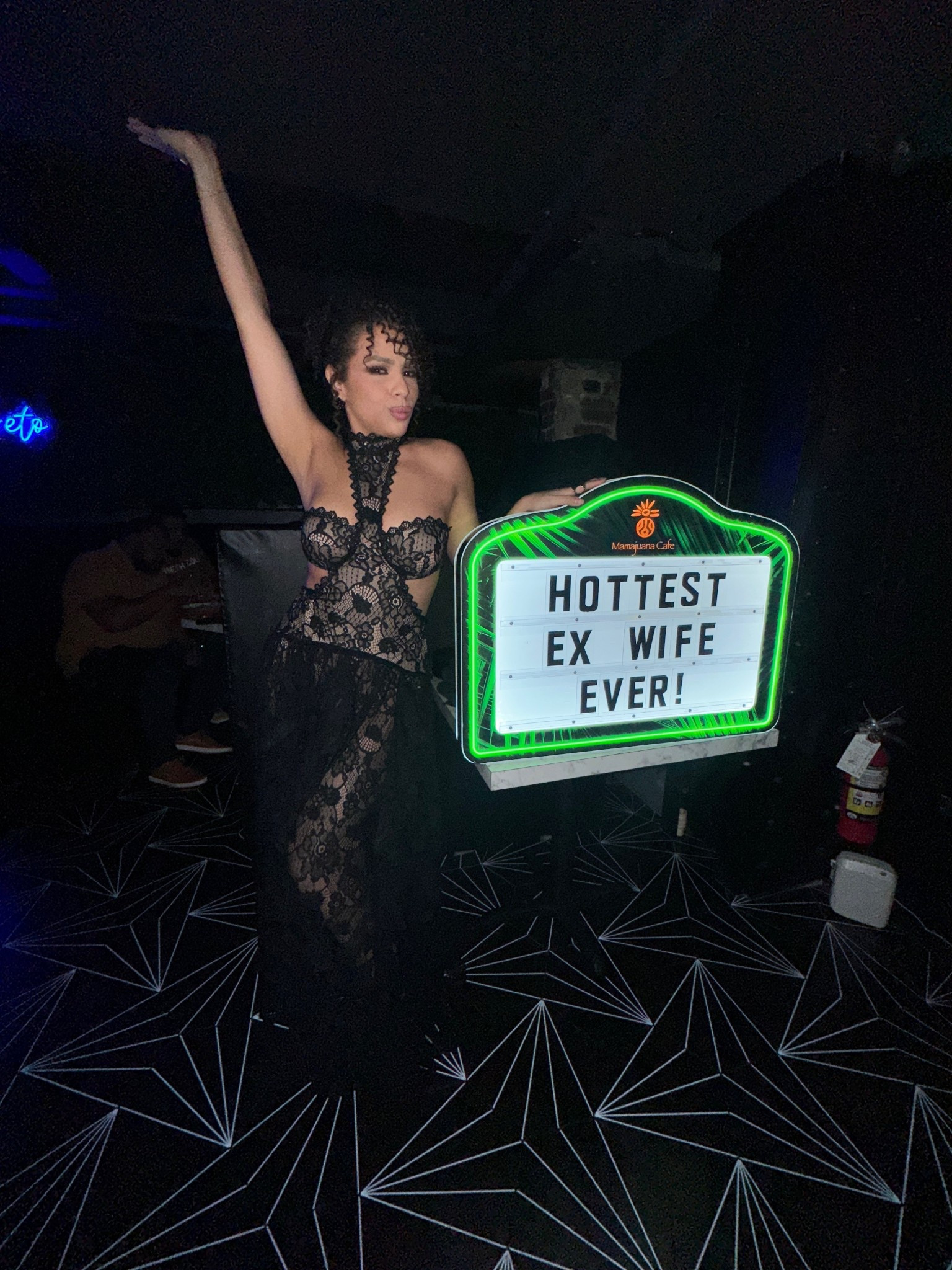 Your sign to throw yourself a divorce party!! 


@AKIRA 