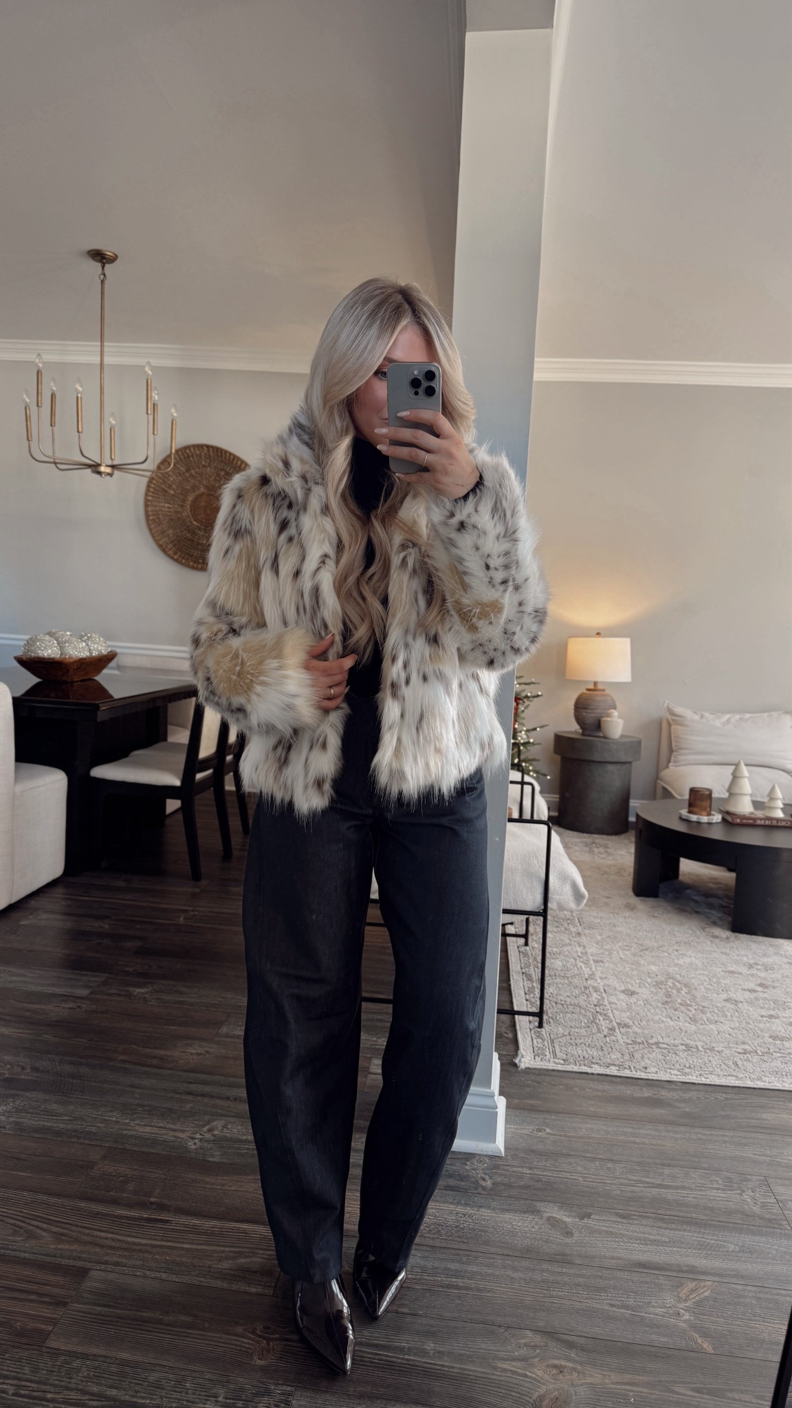 This jacket!! Obsessed! Wearing a small. 

#LTKHoliday #LTKFindsUnder100 #LTKSeasonal