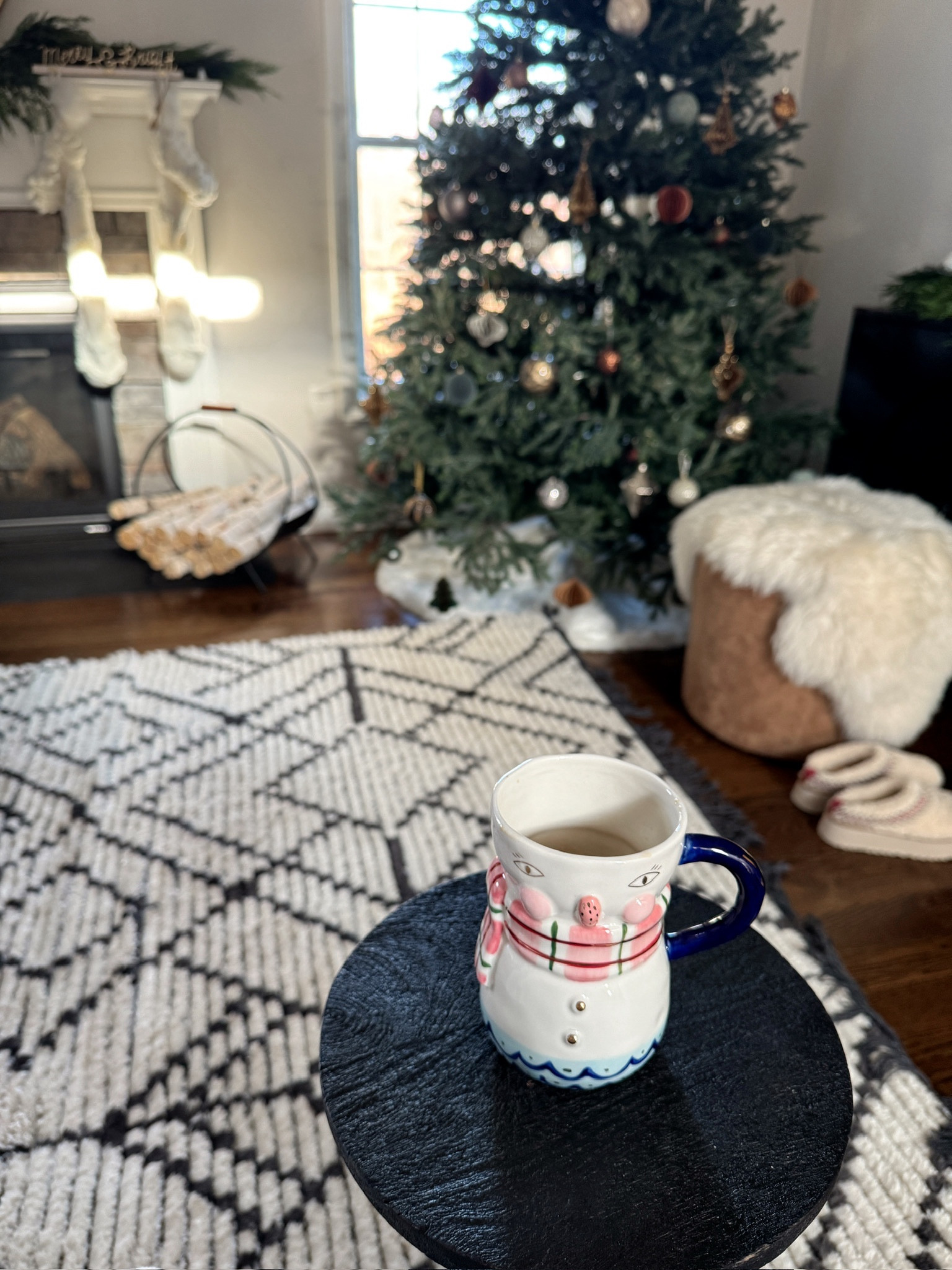 A coffee break before more holiday hostessing planning! ☕️ 

Home decor, holiday home, Christmas decor, living room decor


#LTKHoliday #LTKhome #LTKSeasonal