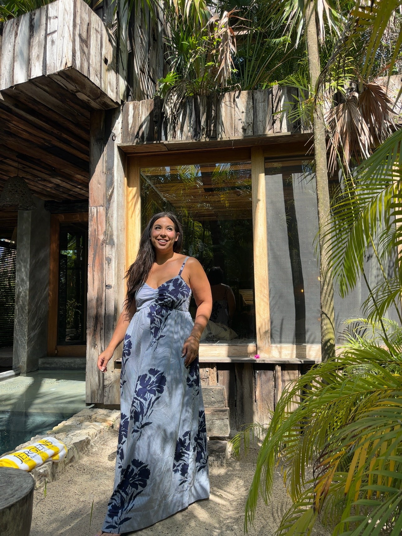 #ad #AbercrombiePartner @Abercrombie Midsize Abercrombie outfit! Wearing a size large tall! Use code AFBONNIE for an extra discount!
-
-
-
Vacation dress, spring dress, casual dress, midsize outfit, spring outfit, spring fashion, size 12, size 14


#LTKMidsize #LTKStyleTip