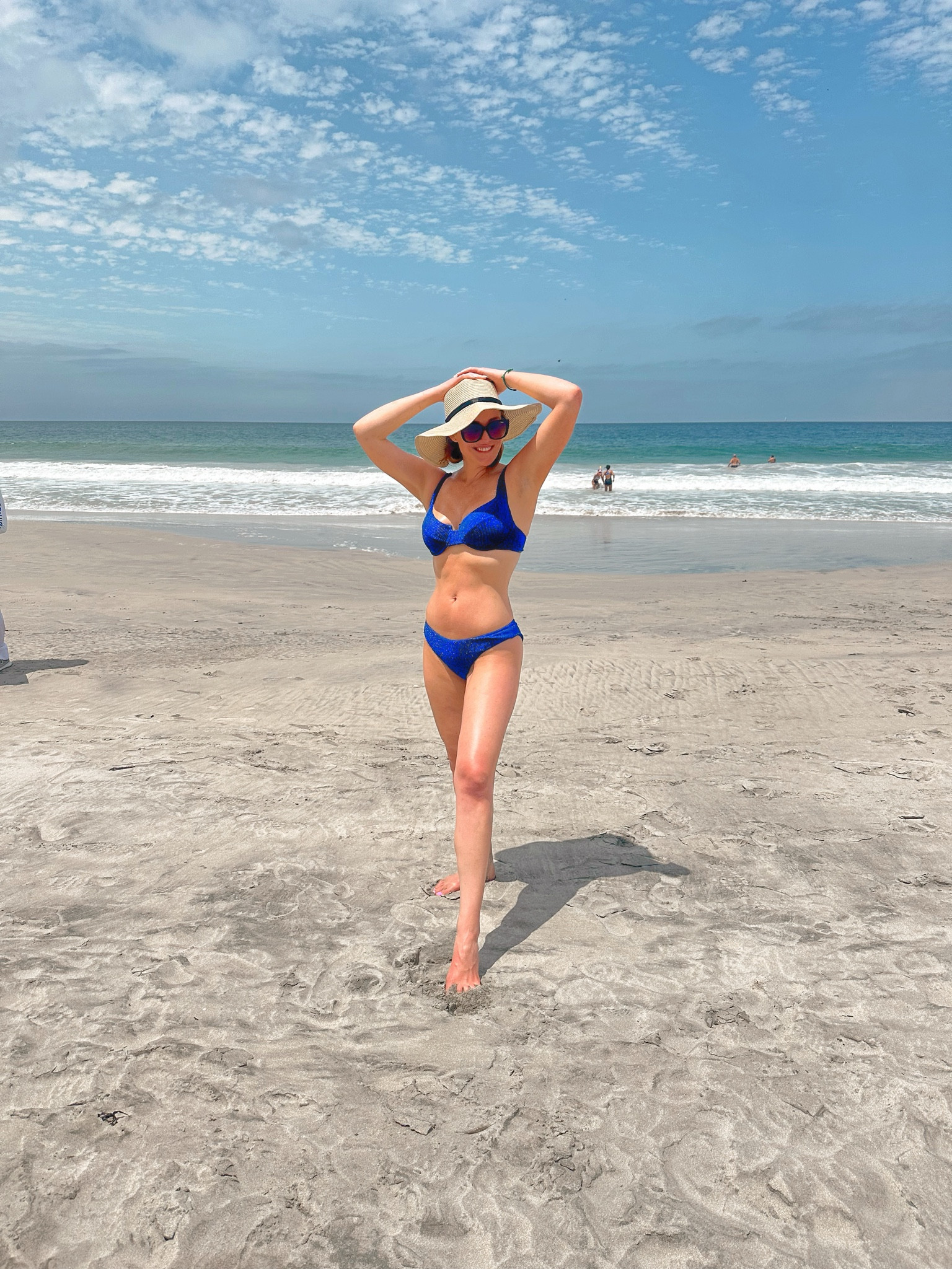 Shiny, ribbed, doesn’t dig in, and it stayed on while attempting body surfing in Punta Mita waves! Top size: L, bottoms size: M. Vetchy has a fantastic “fit predictor” quiz and you can order separate sizes for your set!

#LTKTravel #LTKStyleTip #LTKSwim