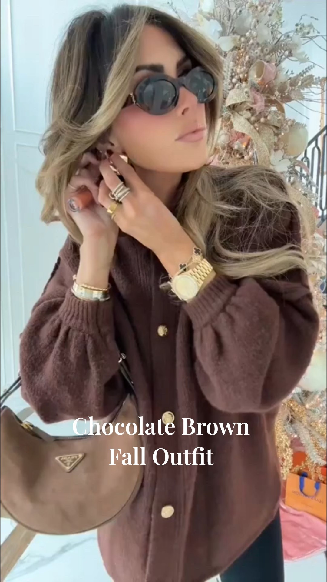 Bringing back this cute fall outfit! Linked similar brown suede bags. I’m wearing size small in top and leggings!!! 🤎✨

Fall fashion, best leggings, flattering leggings, brown sweater, Prada bag, women’s sunglasses, Amazon finds, Amazon fashion, Emily Ann Gemma

#LTKStyleTip #LTKItBag #LTKSeasonal