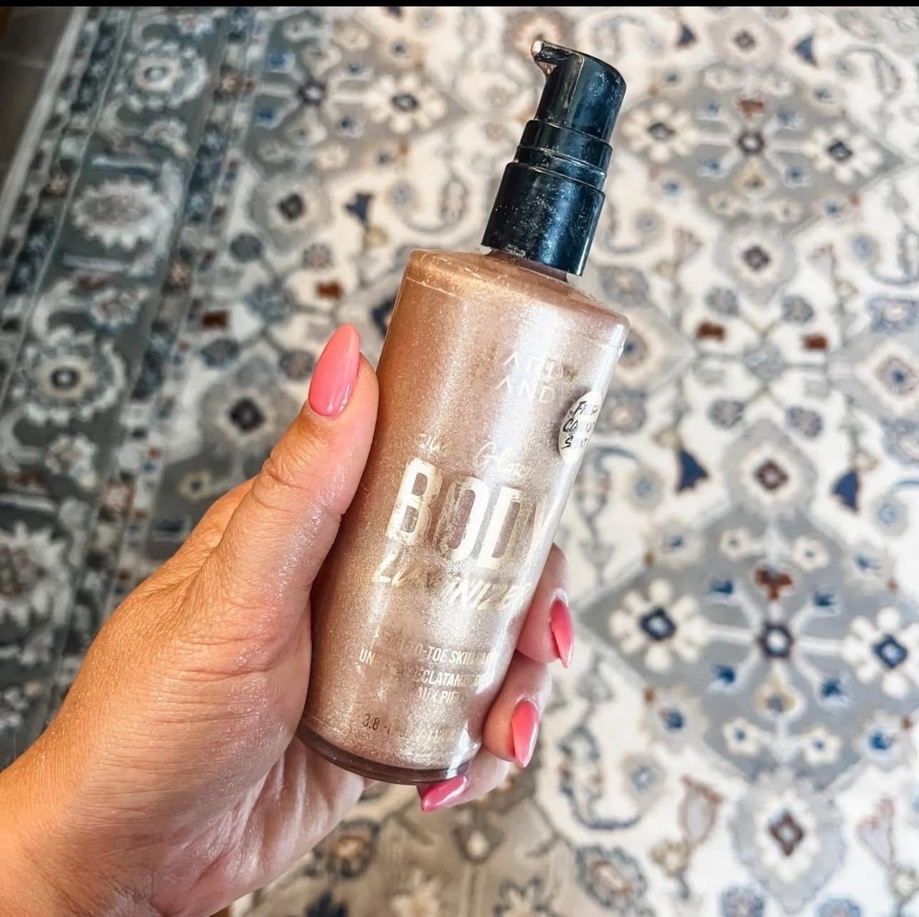 One of my favorite beauty products ever!! It gives you such a pretty glow 