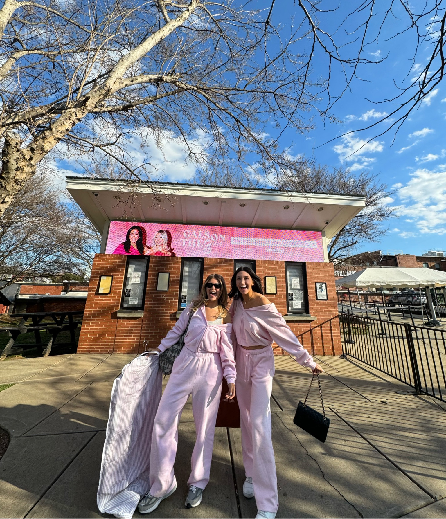 getting ready for our live show! 🌟

#LTKfindsunder100 #LTKSeasonal #LTKstyletip