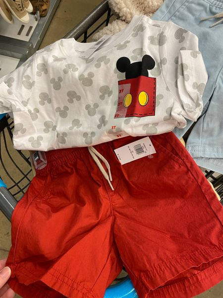 Old Navy toddler boy Disney outfit


#LTKtravel #LTKfamily #LTKkids