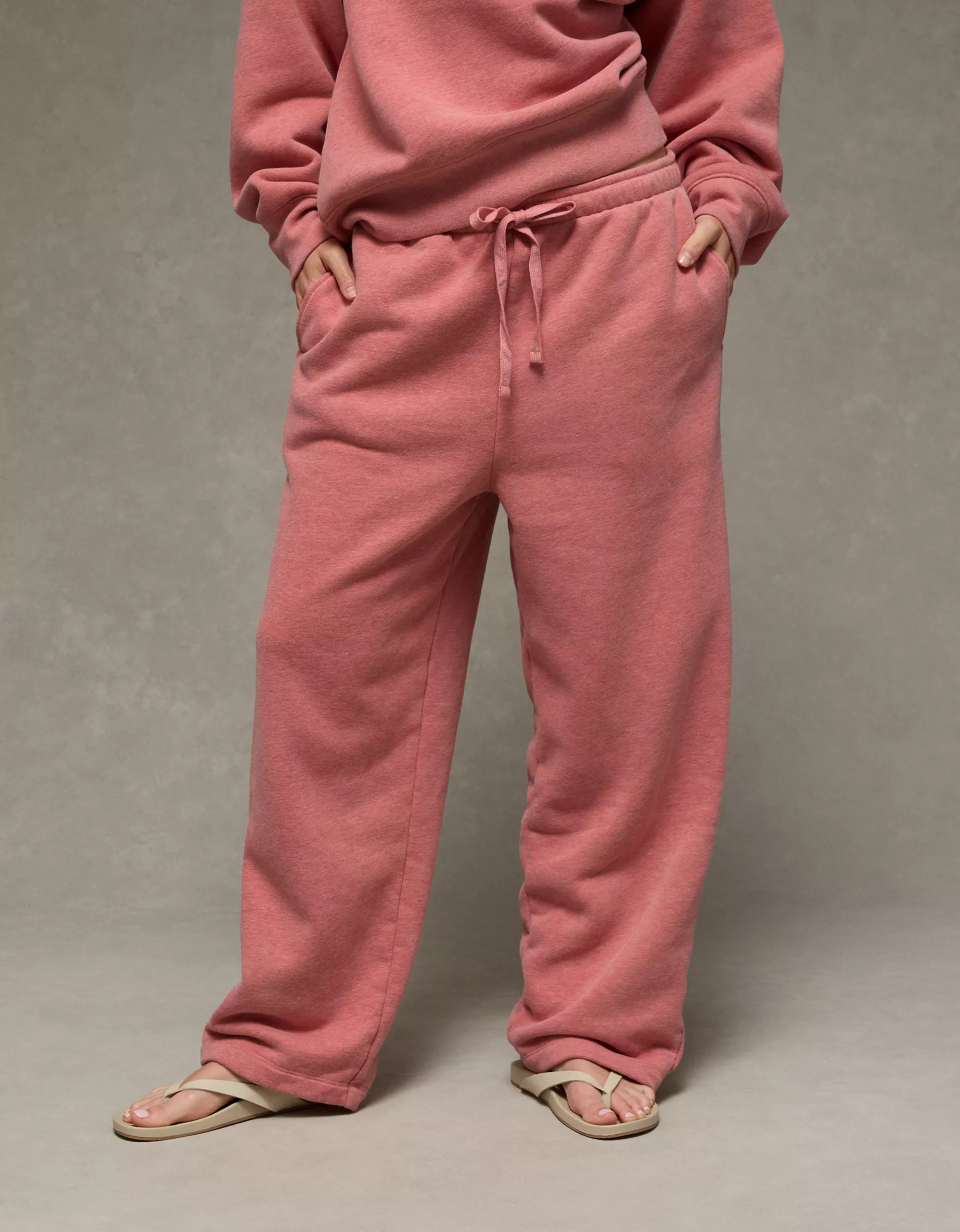 AE Everyday Luxe Barrel Sweatpant | American Eagle Outfitters (US & CA)