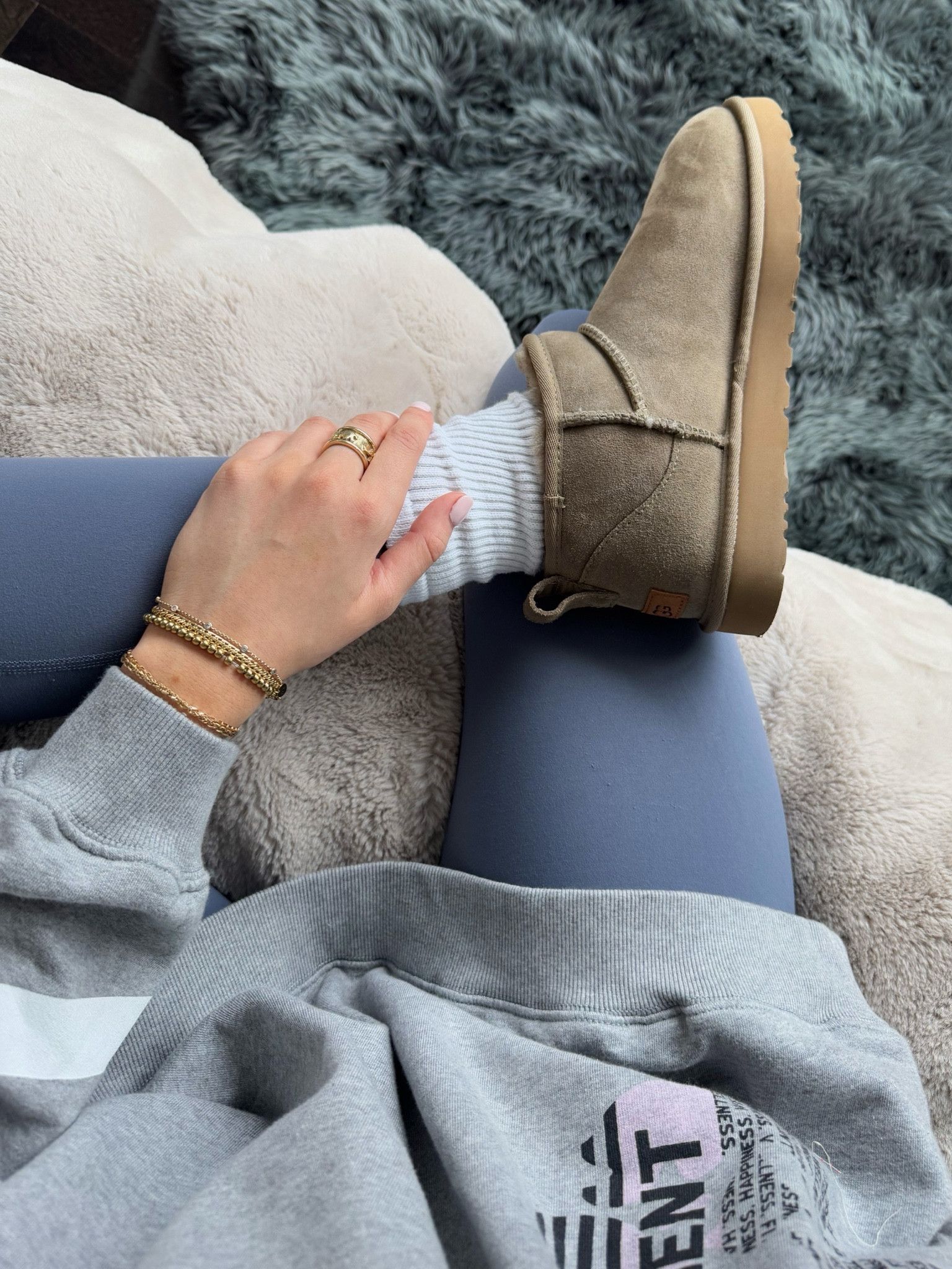 Cozy saturday ootd

Ultra mini Ugg, free people movement, cozy outfits, winter fashion, loungewear, activewear

#LTKShoeCrush #LTKActive #LTKFindsUnder100
