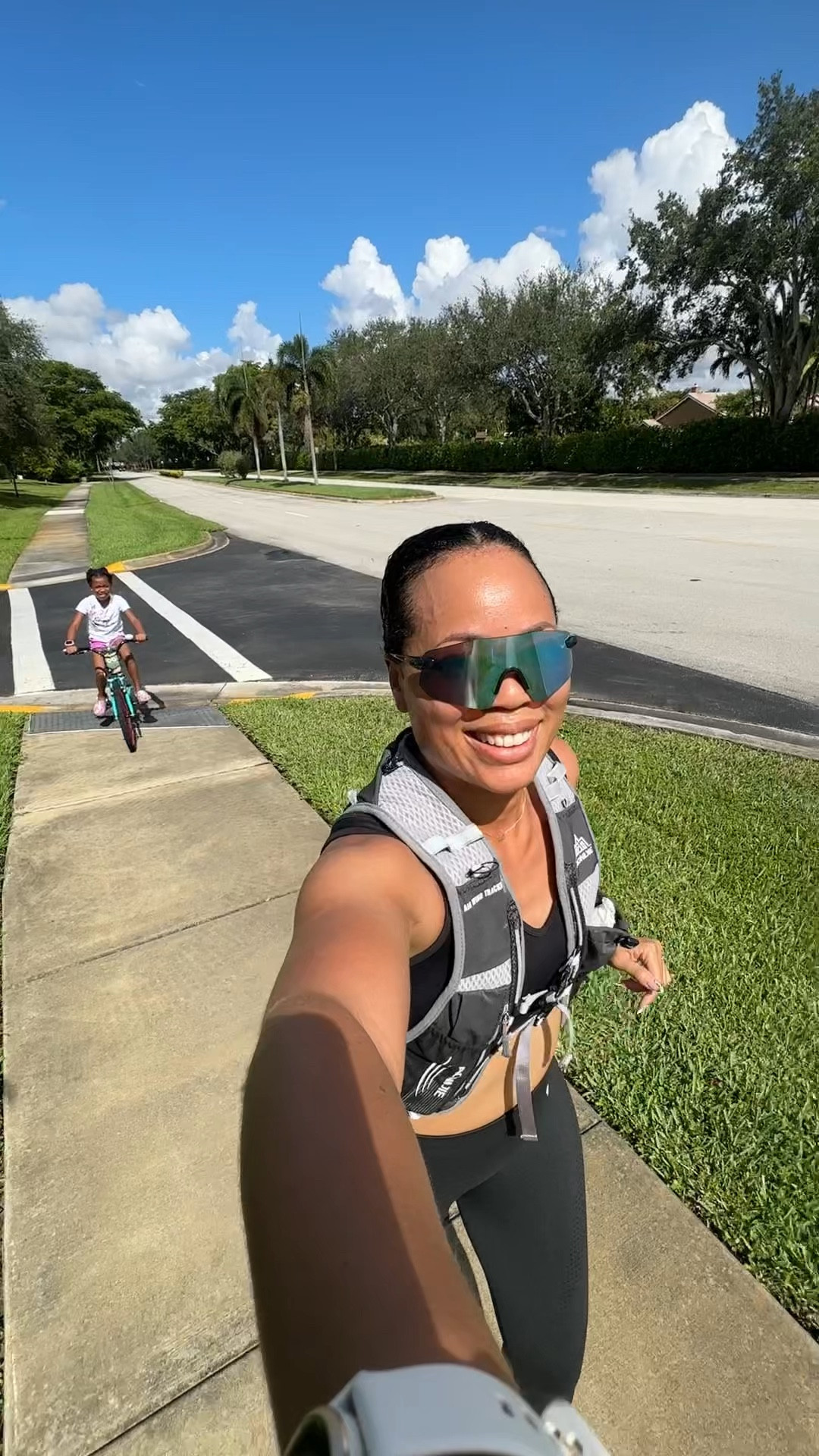 🏃🏾‍♀️ it’s a run day with my mini! #sahm #fitmom #runner 

#LTKFindsUnder100 #LTKActive