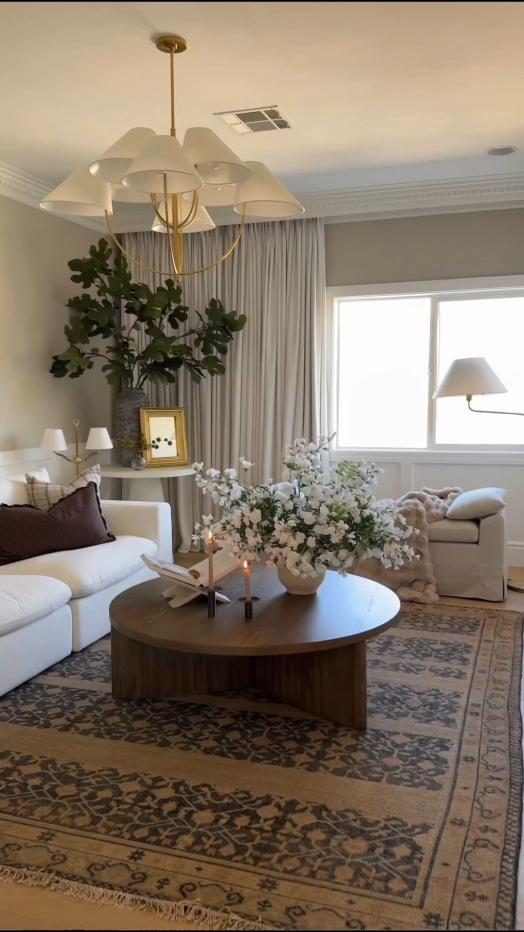 Living room 

#LTKmomlife #LTKdayinmylife #LTKHome