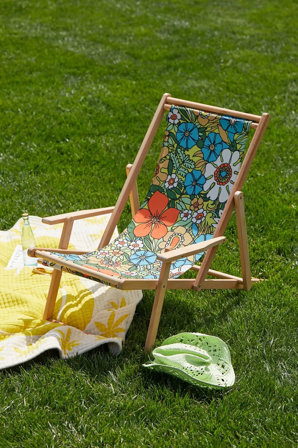 Zeljkica Deny 70s Plate Outdoor Folding Chair | Urban Outfitters (US and RoW)