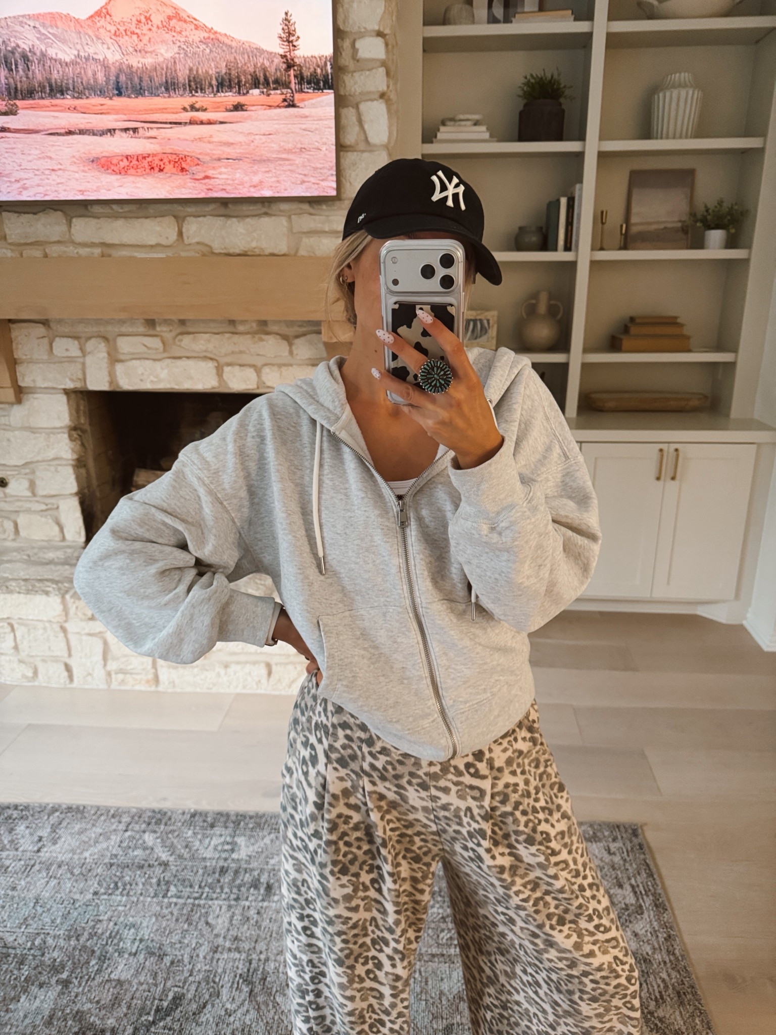 Comfy but cute to my nieces volleyball game 🏐 🤍