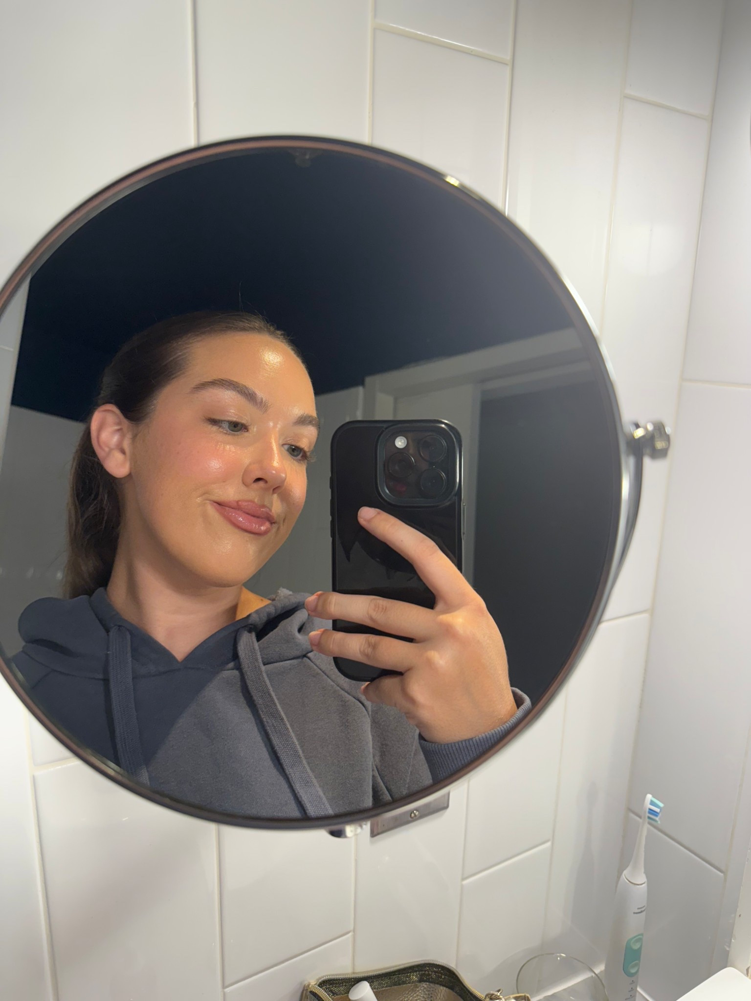 My 5-minute glow routine ✨ Tap over to my LTK for every product I used — so easy and never misses.

#LTKBeauty #LTKselfcare #LTKgrwm