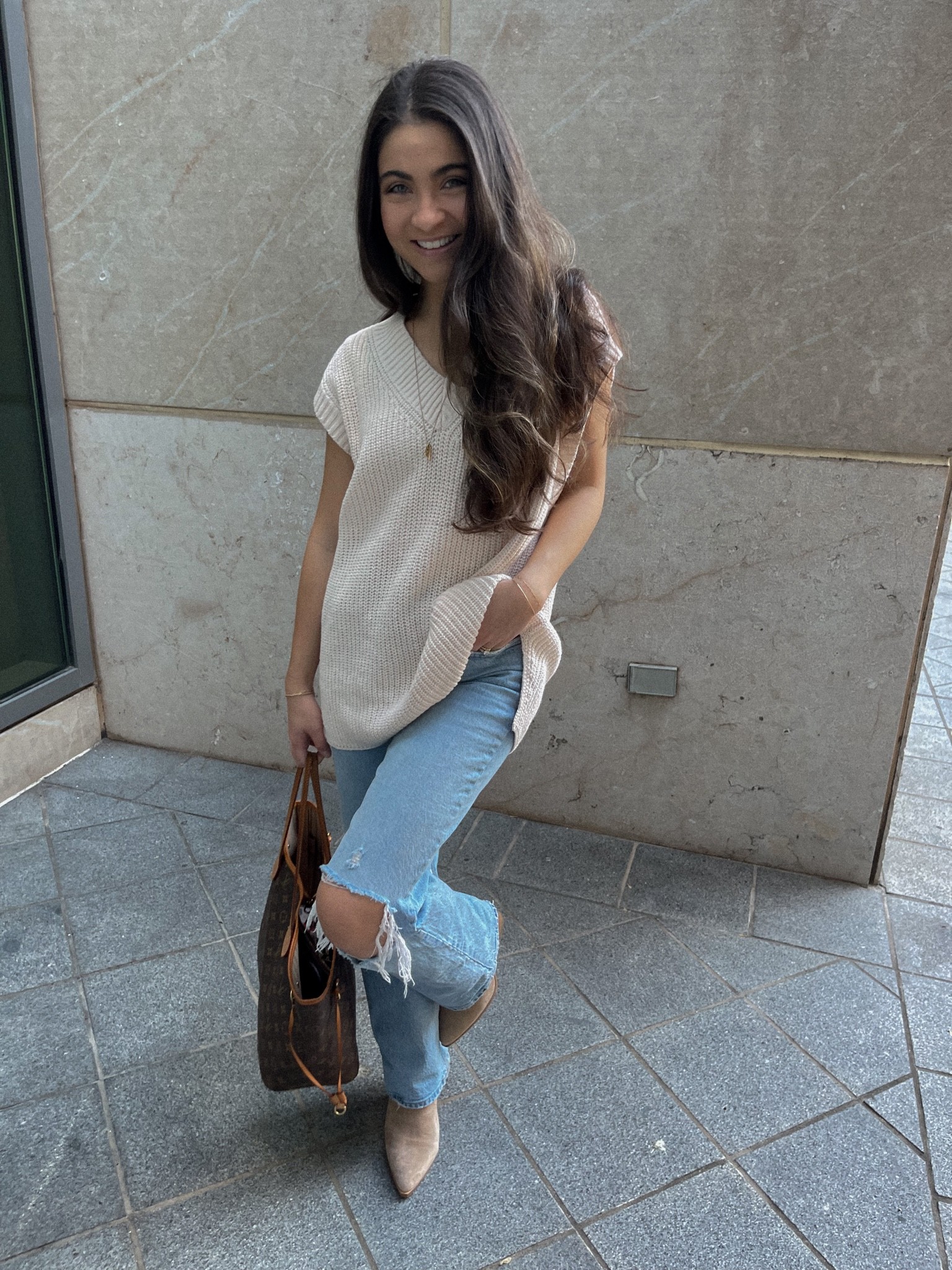 Sweater vest 
Fall outfit 
Casual style 