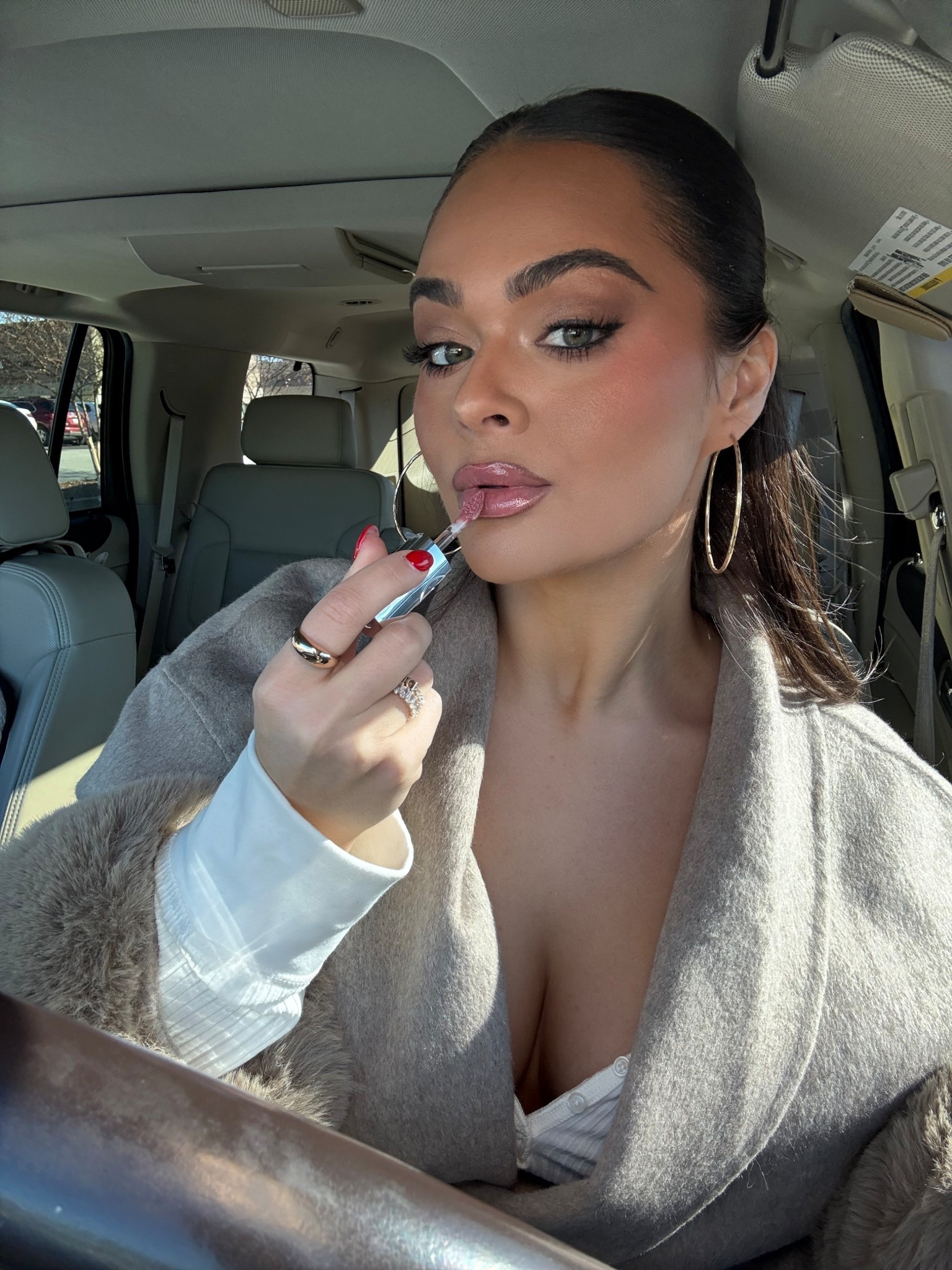 This weeks go to lip gloss!!! 

Shade: 601 Worth It 