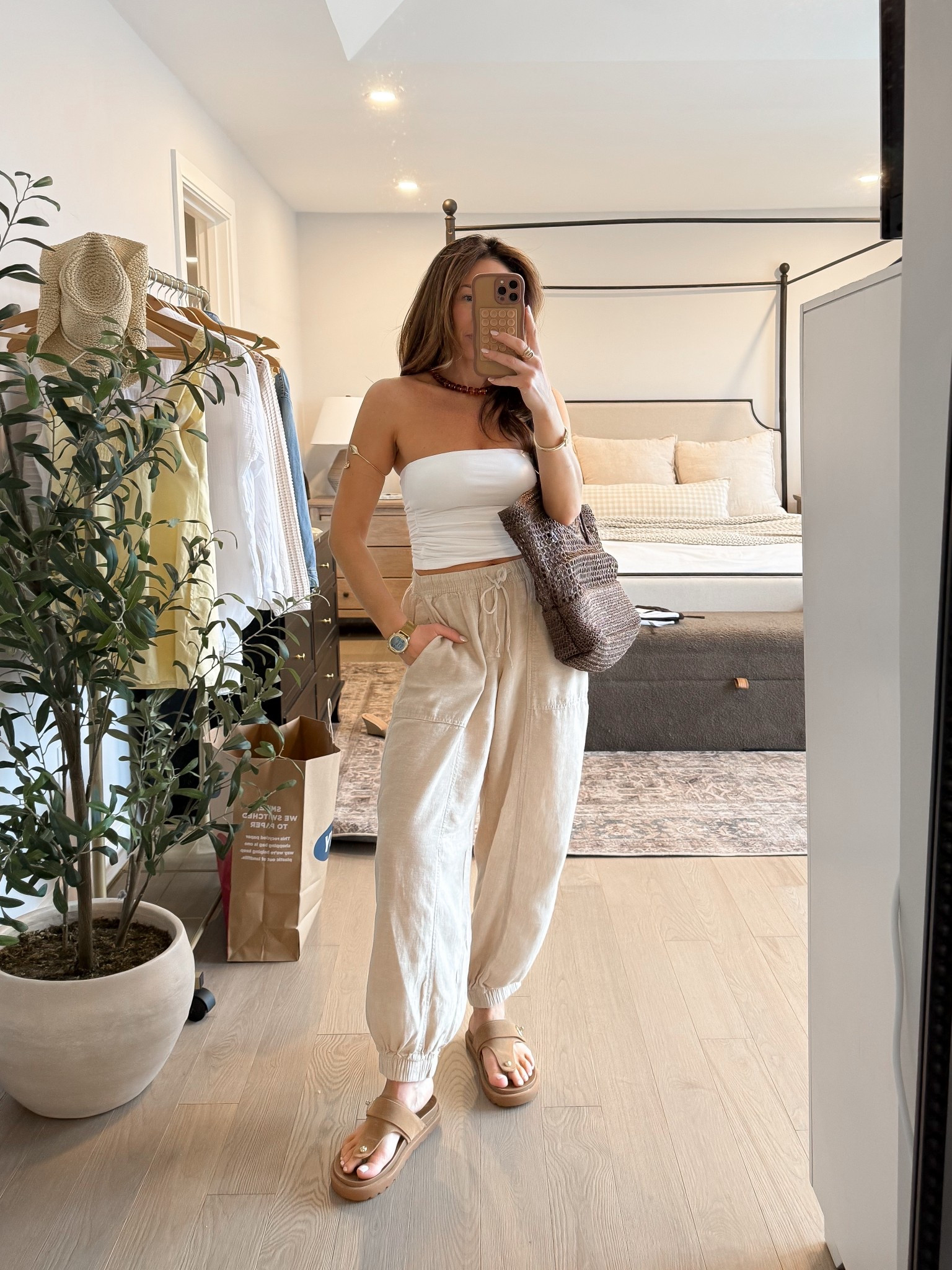 I can’t get over how much I love these pants. I’m wearing small petite.
Bag also comes in a light brown


#LTKSaleAlert #LTKgrwm #LTKSeasonal