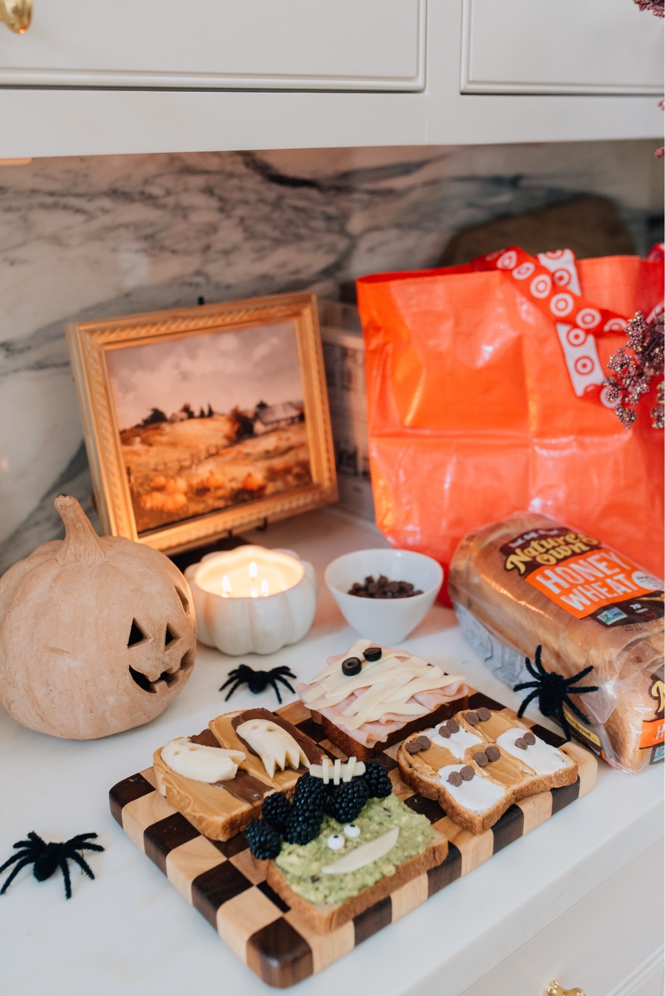 #ad If your kids get excited when food is fun, you have to try these. 🎃 I grabbed a few loaves of @naturesownbread bread from @target and made four easy Halloween toasts ghosts, mummies, Frankenstein, and pumpkins. They're simple enough for busy mornings, so cute for after-school snacks, and made even better with Nature's Own's new recipe featuring a shorter ingredient list and the same great taste. @target @naturesownbread #targetpartner #NaturesOwnPartner #NaturesOwnBread #GetBreaducated #liketkit @shop.ltk