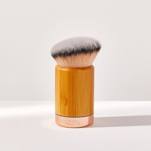 angled blur brush | tarte cosmetics (Global)