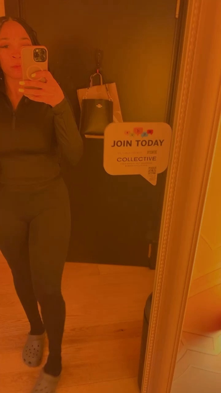 Another stylish find for you as you hit your fitness goal. Who says you can’t be stylish and have a good workout. Victoria Secret find ! 

#LTKfitness #LTKfindsunder100 #LTKVideo