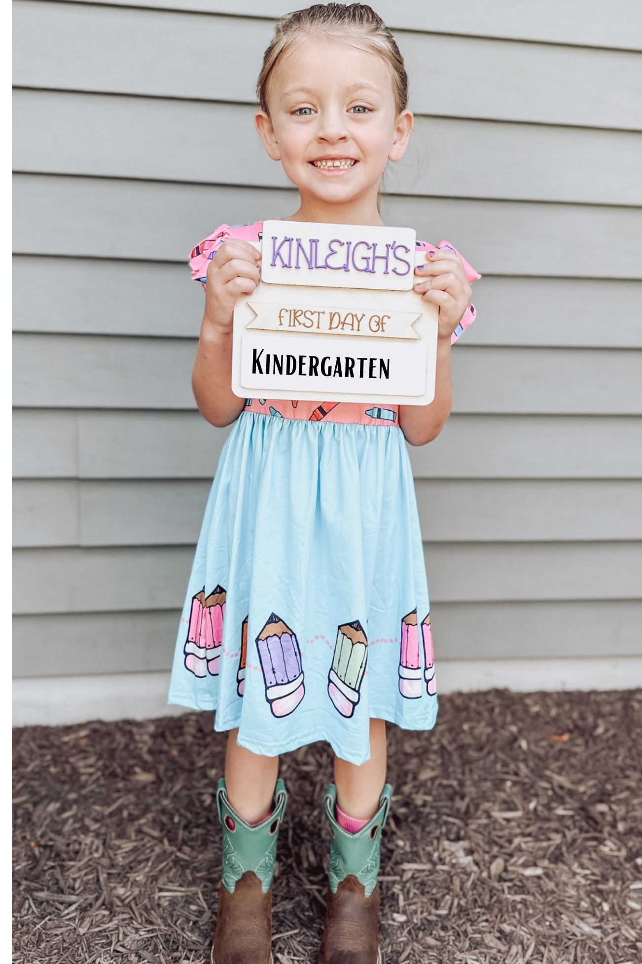 The perfect dress for the first day of school and the most adorable interchangeable sign that can be used year after year ✏️✏️✏️

#LTKstyletip #LTKBacktoSchool #LTKkids