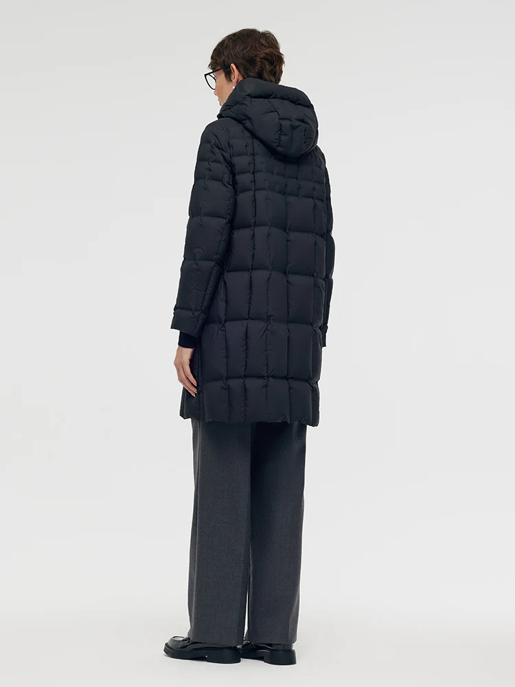 Waterproof And Windproof Hooded Goose Down Coat | GOELIA