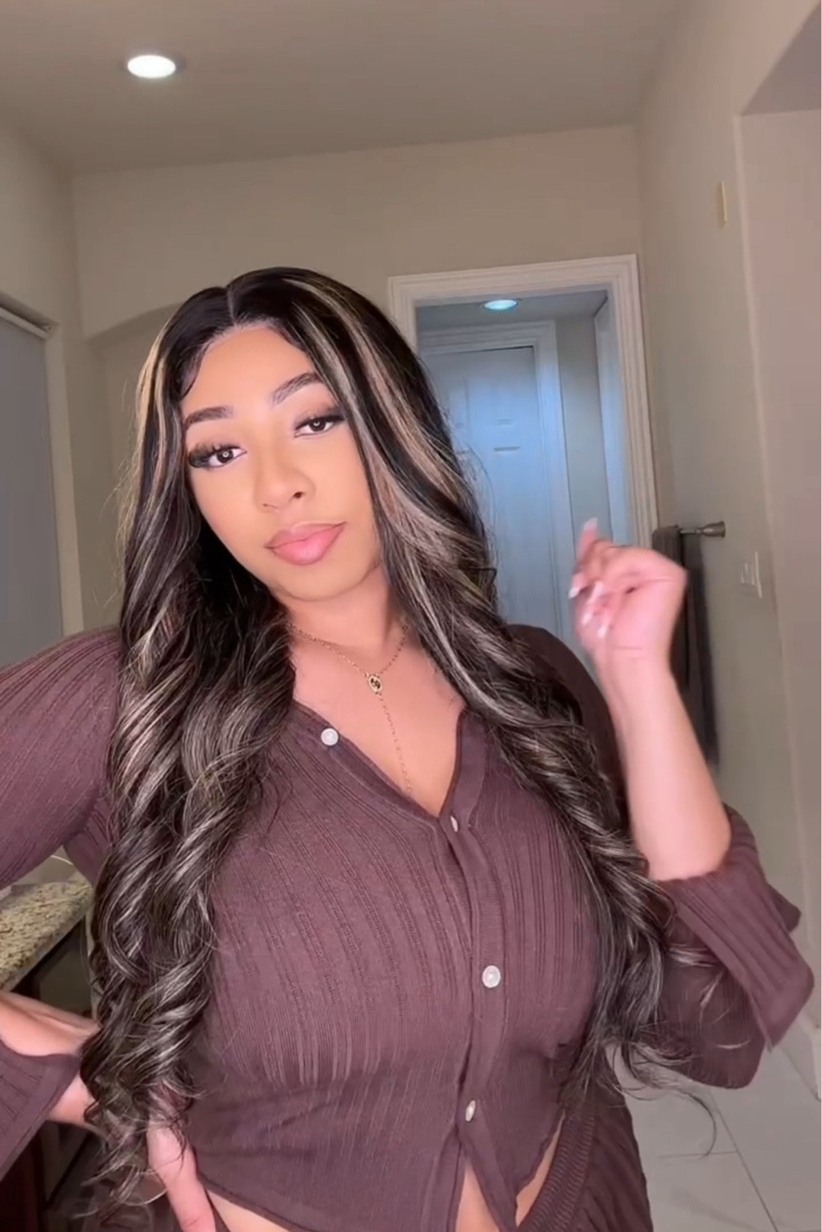 Blonde highlight SHEIN wig ✨ I decided to curl it! I want to try crimps soon! 😍

#LTKSaleAlert #LTKStyleTip #LTKBeauty