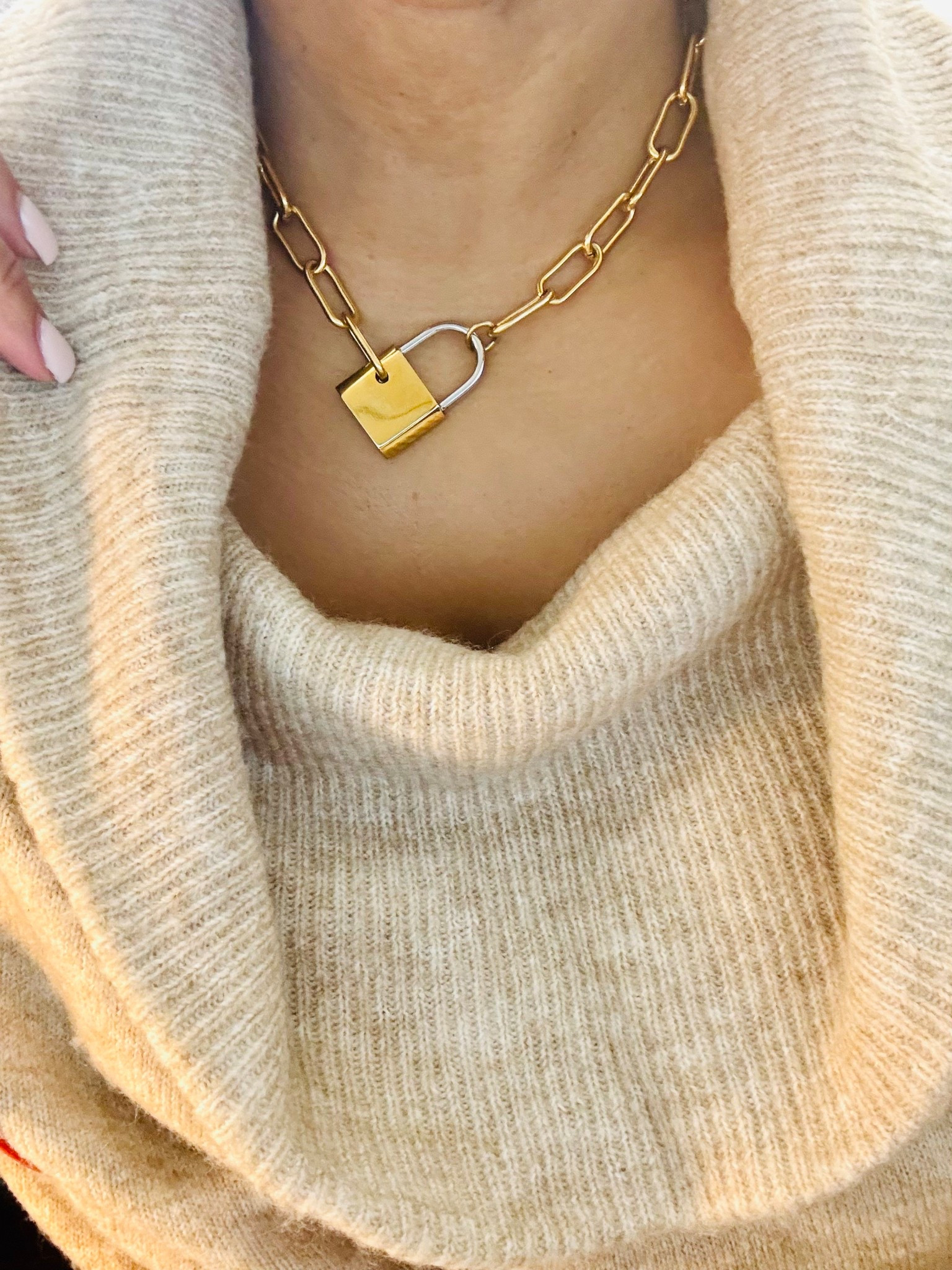 A fun and cute necklace that’s perfect for gift giving 🎄

#LTKHoliday #LTKGiftGuide