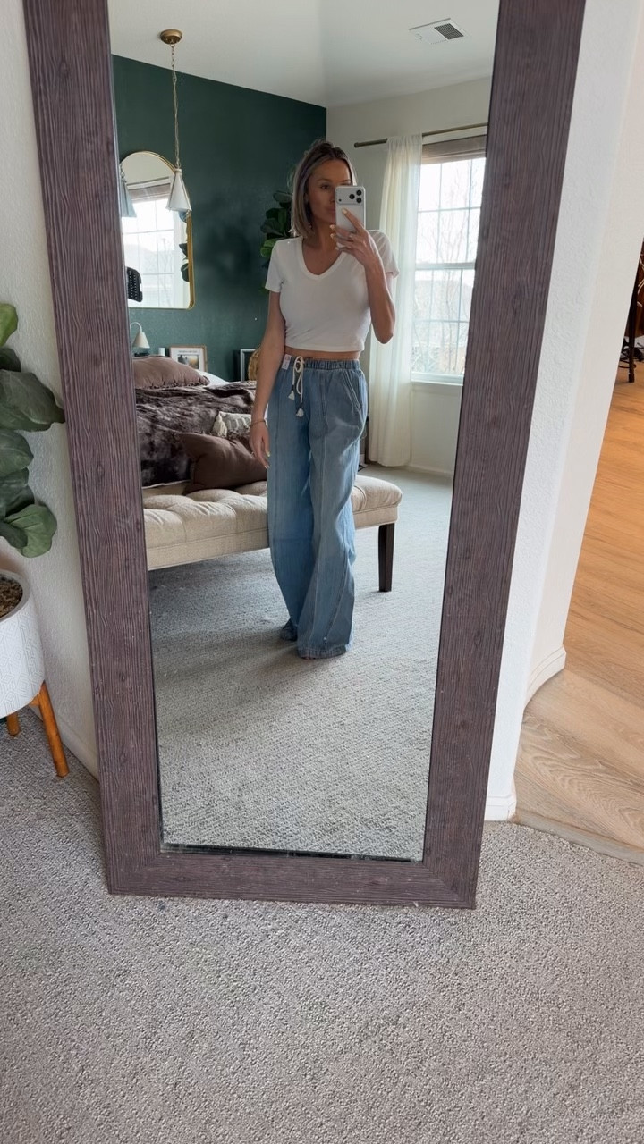 Drawstring denim that I love. Wearing size small but could have sized down to XS 

#LTKootd