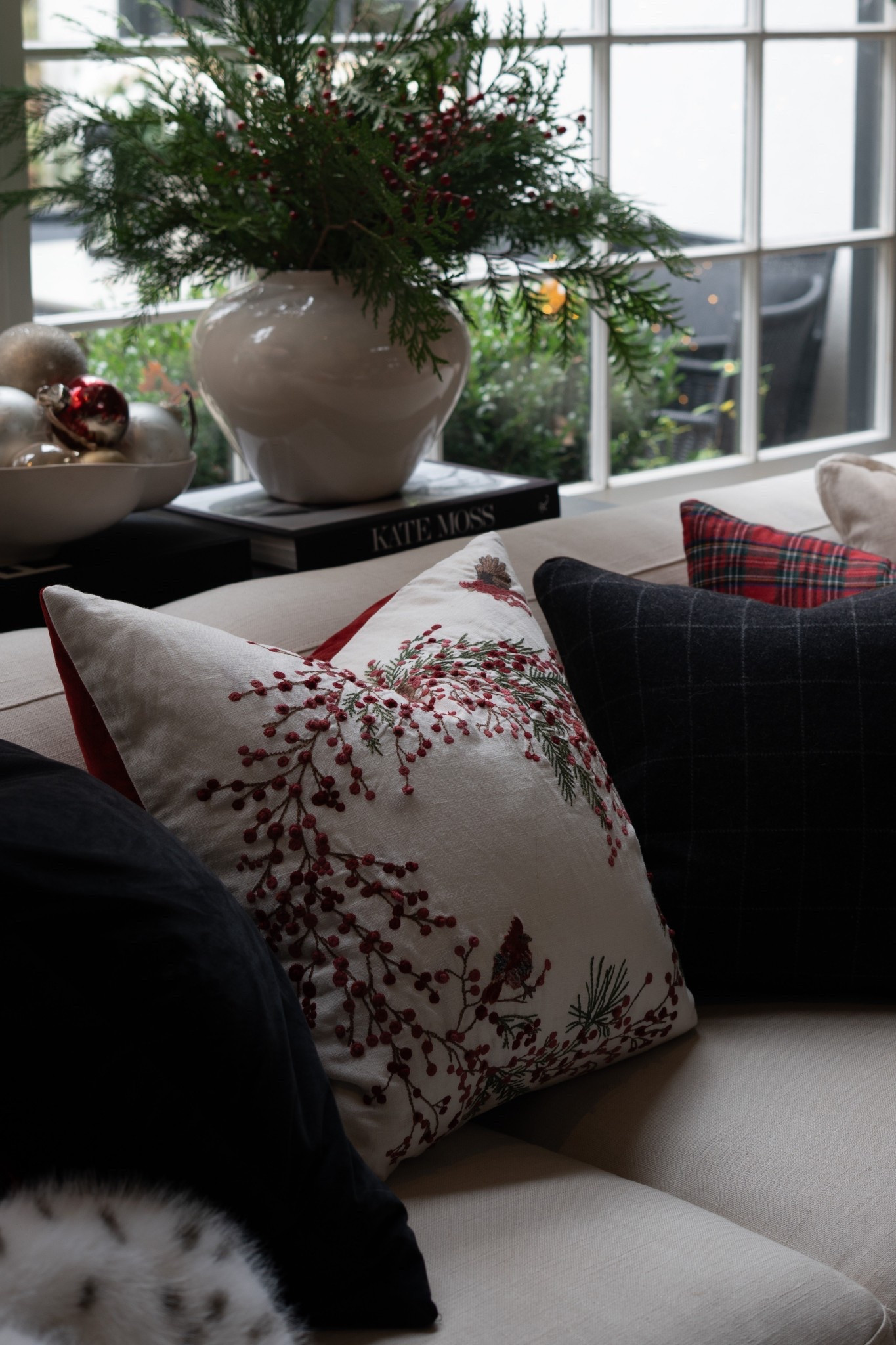 I am completely obsessed with this pillow set!!!

#LTKSeasonal #LTKHoliday #LTKHome